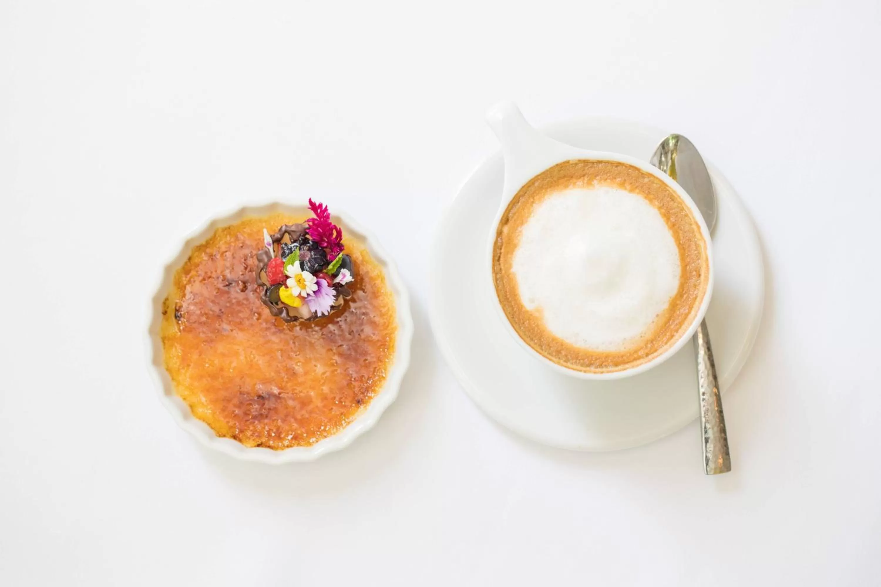 Lounge or bar in Castle Hotel, Autograph Collection