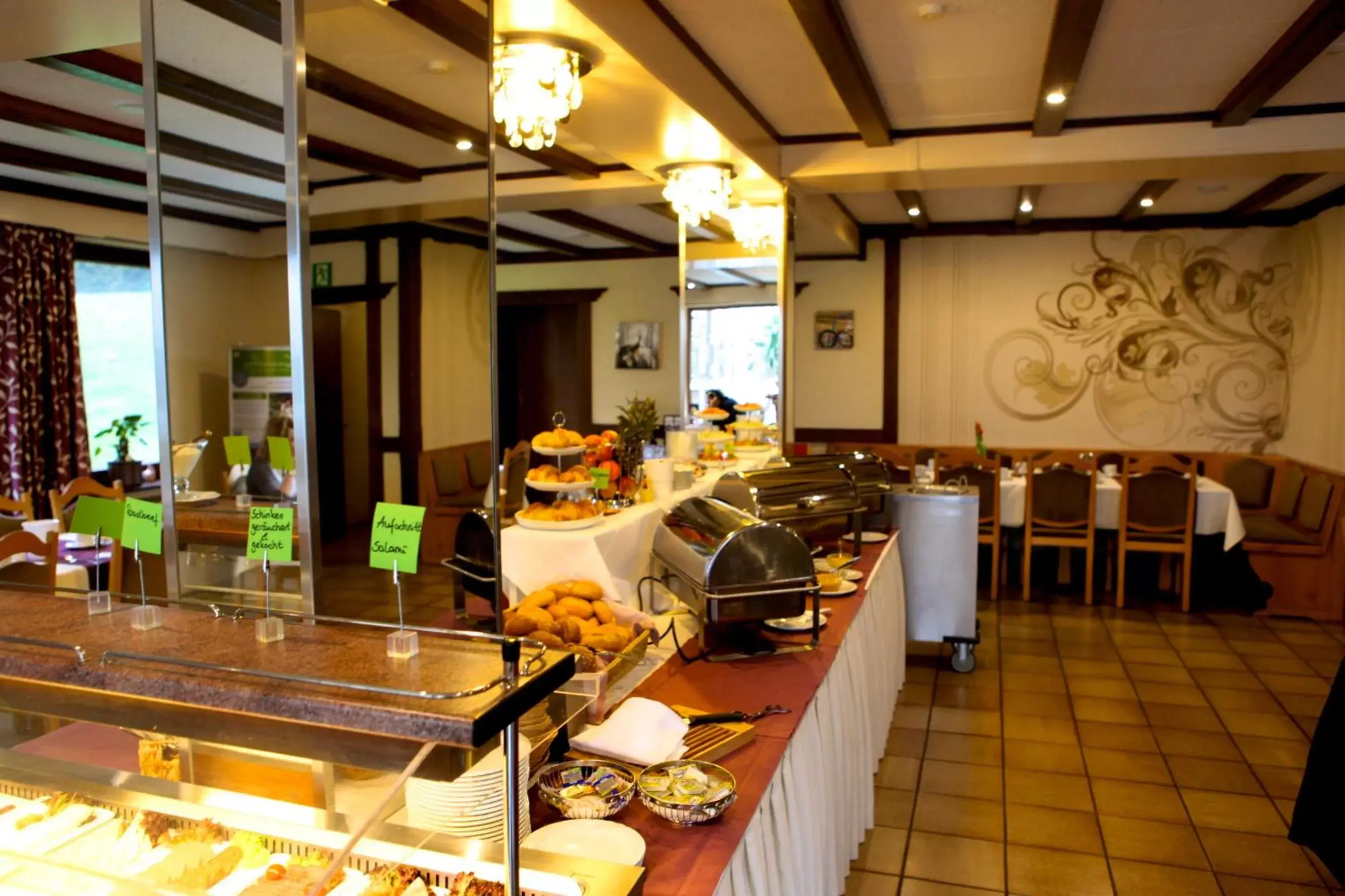 Buffet breakfast, Restaurant/Places to Eat in Landhotel Karrenberg
