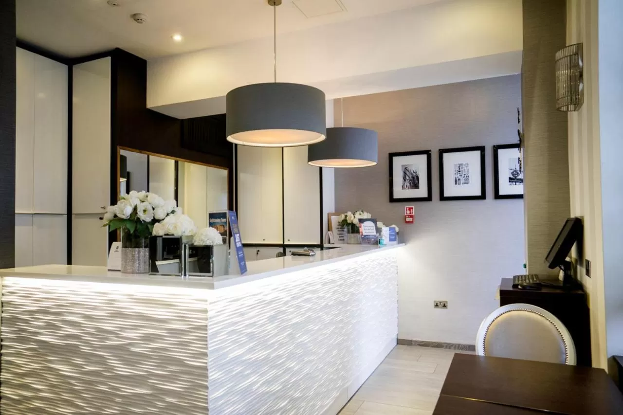Lobby or reception in Best Western Buckingham Palace Rd