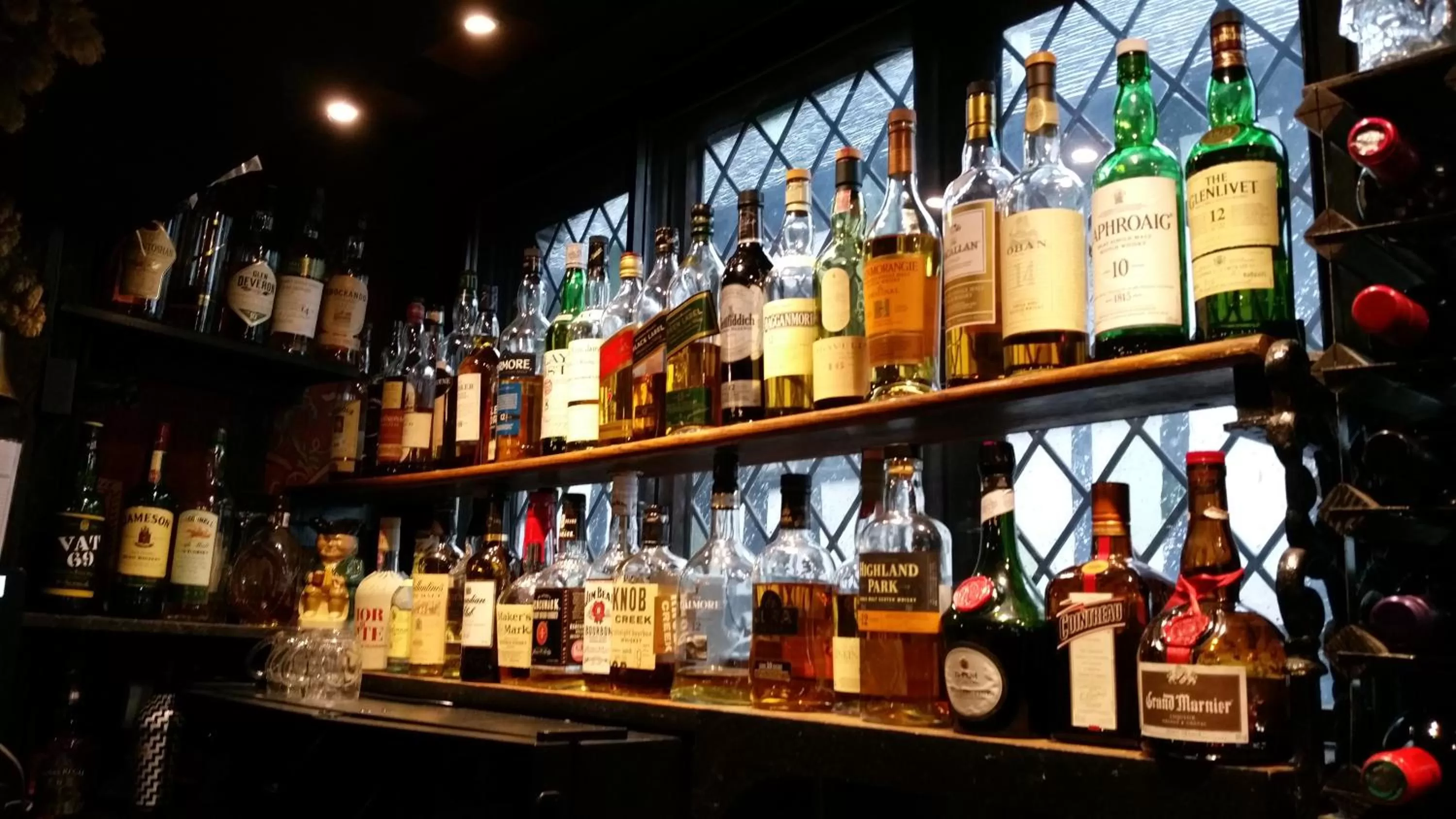 Lounge or bar in Mermaid Inn