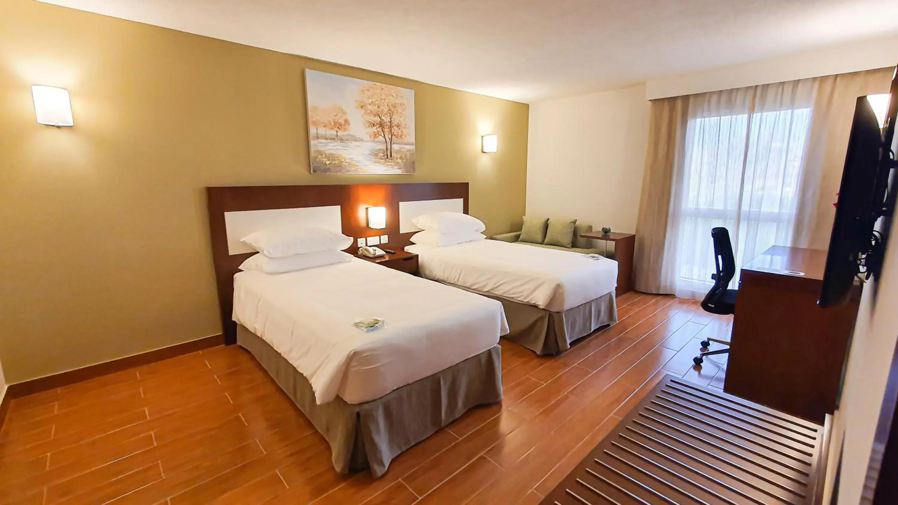 Bedroom, Bed in Dhafra Beach Hotel