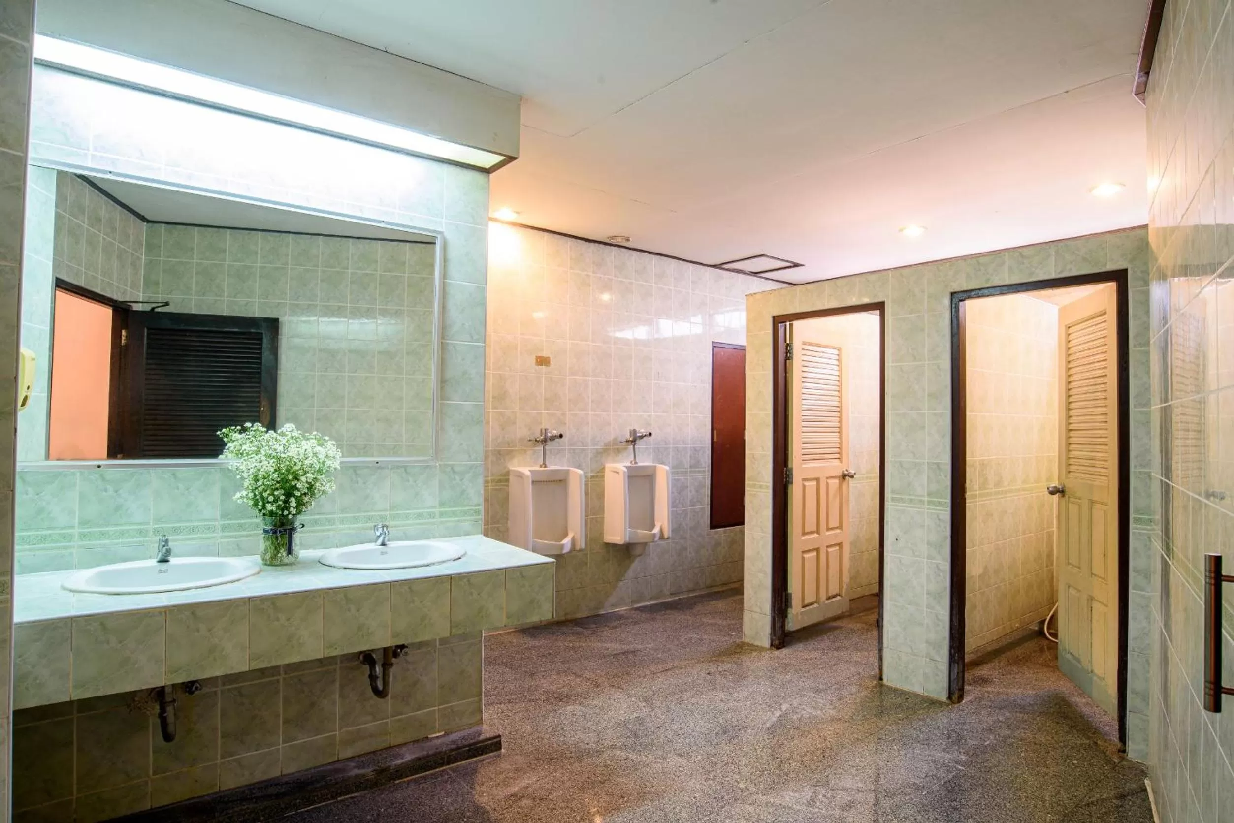 Toilet in Marine Yensabai Pattaya