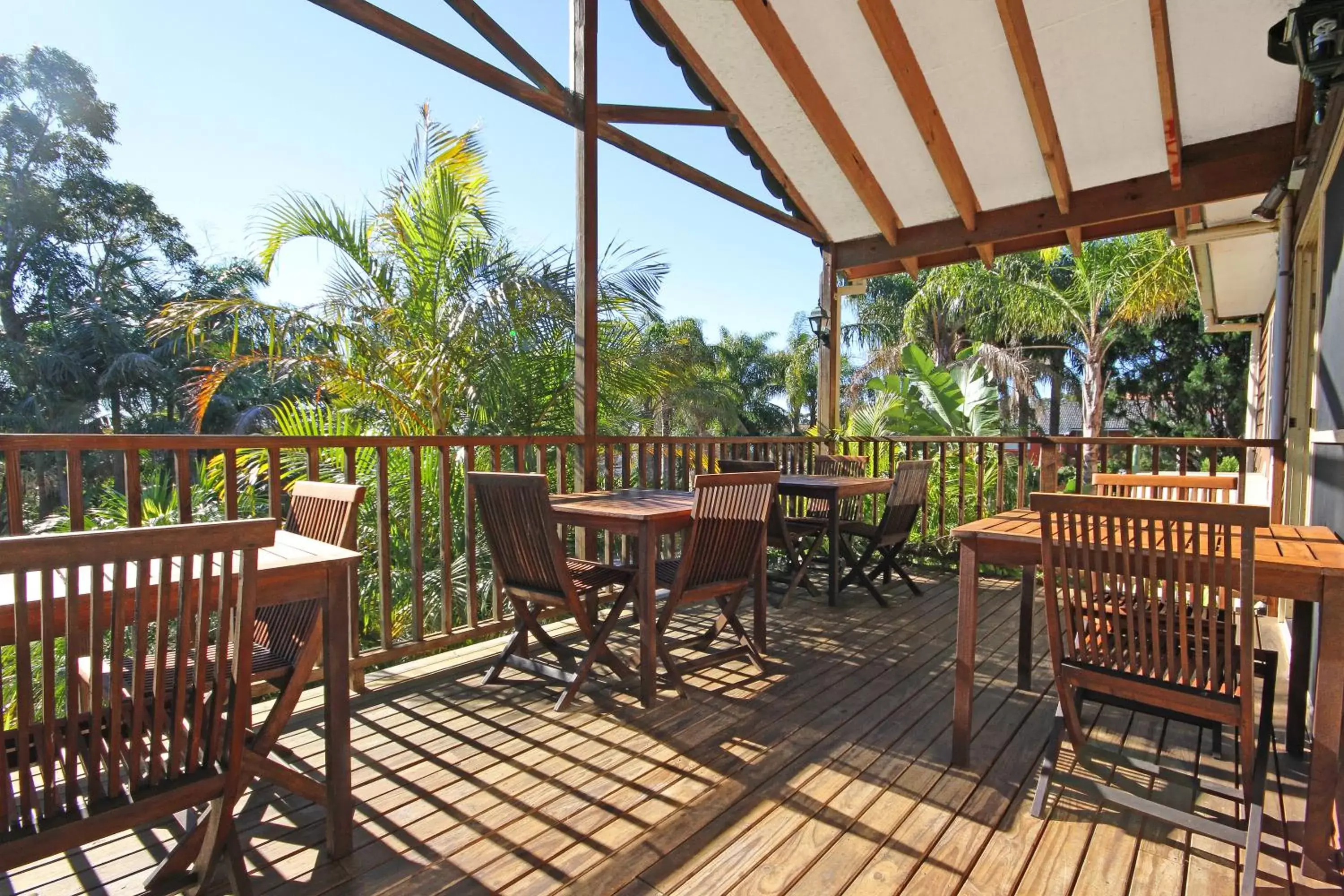 Patio, Restaurant/Places to Eat in Oasis Inn Ulladulla