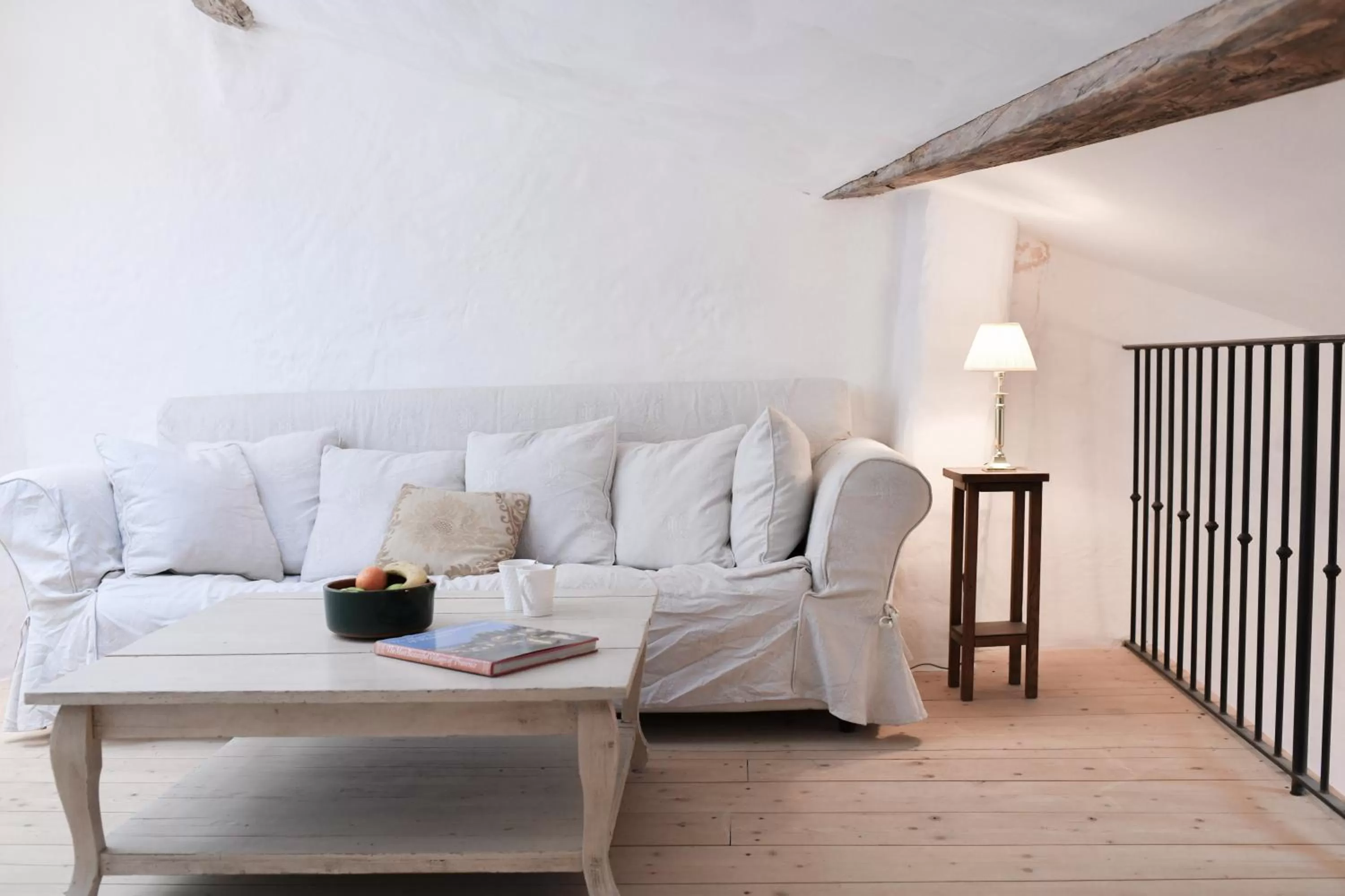 Seating Area in La Cachette du Comte