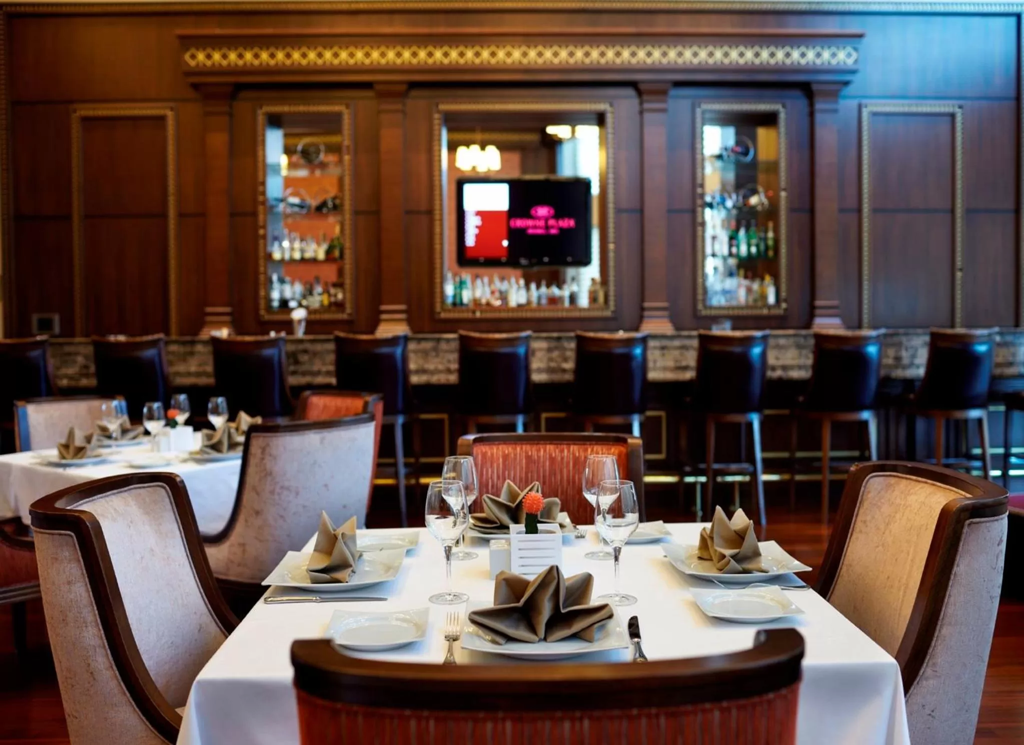 Lounge or bar in Crowne Plaza Istanbul Asia by IHG