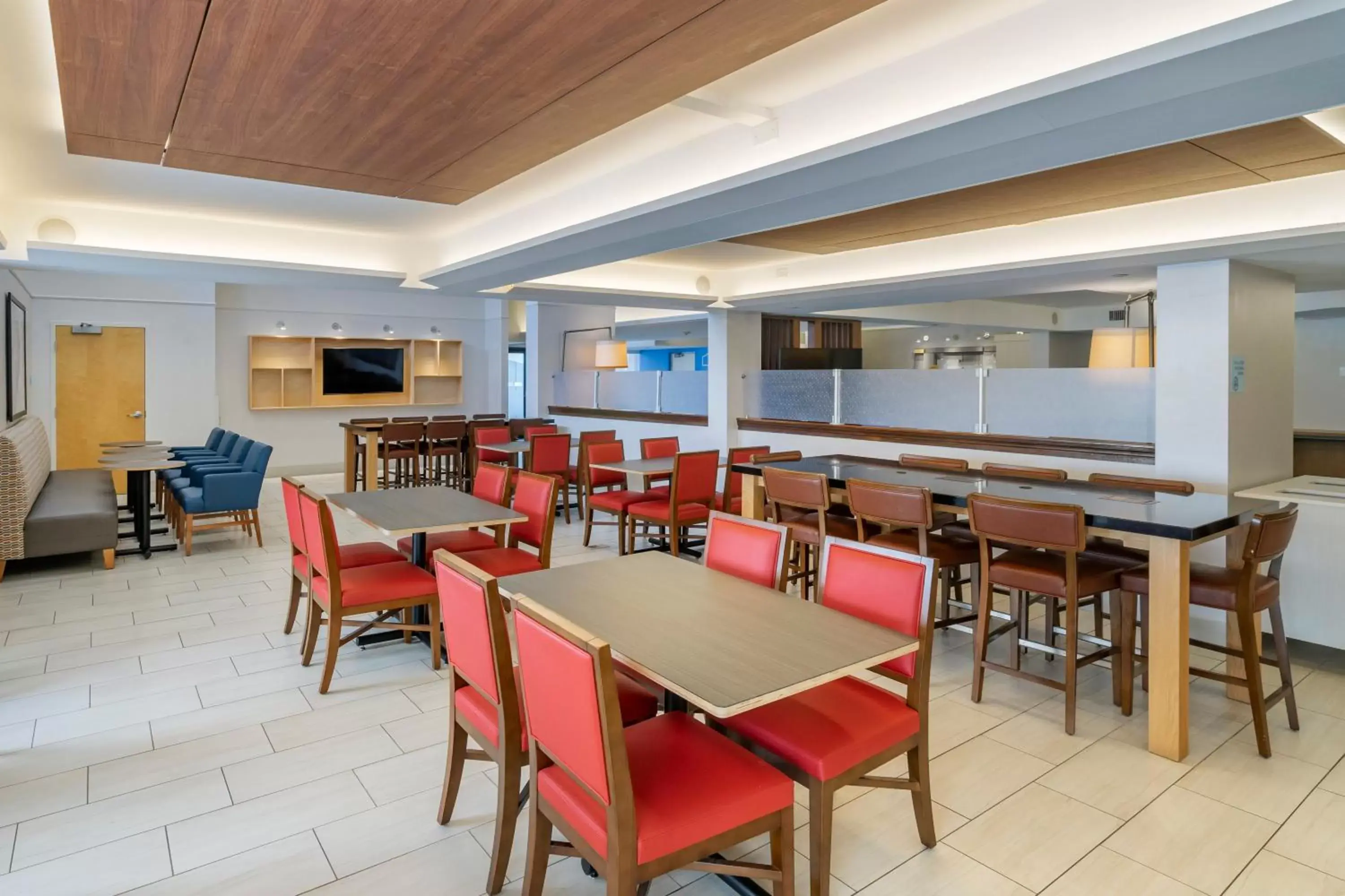 Breakfast, Restaurant/Places to Eat in Holiday Inn Express Cape Coral-Fort Myers Area, an IHG Hotel