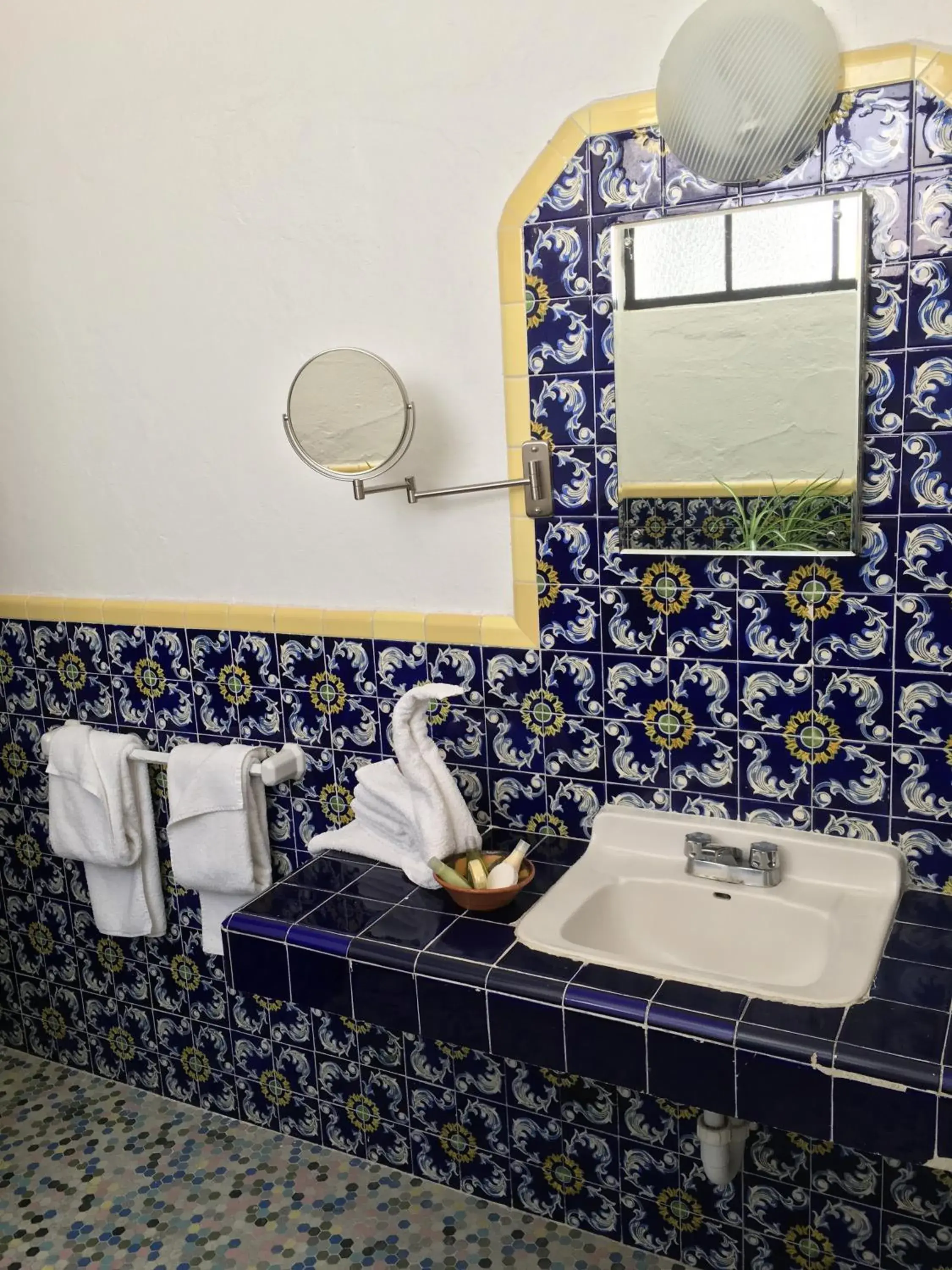 Bathroom in Rancho Hotel Atascadero