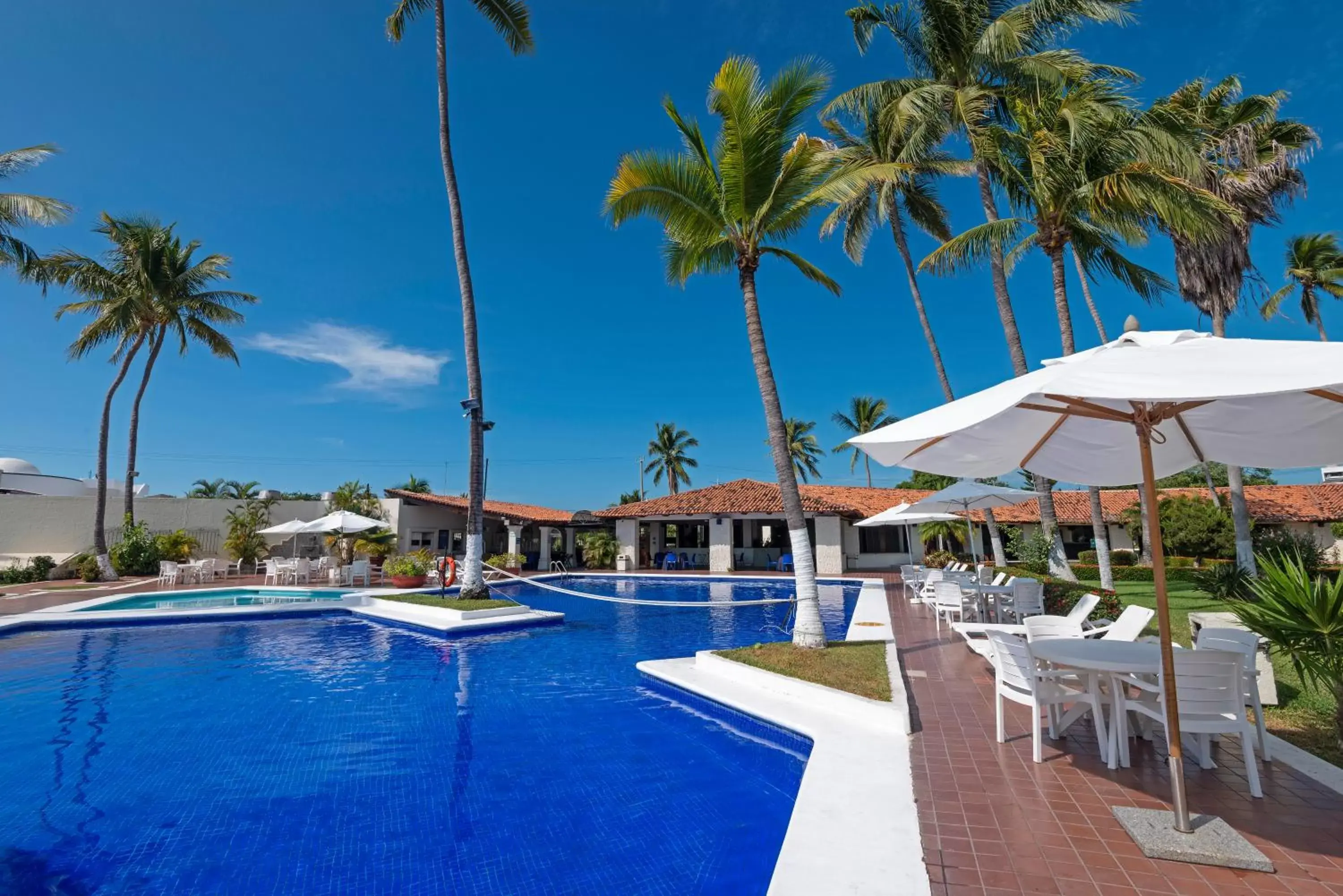 Swimming Pool in Cabo Blanco Hotel and Marina