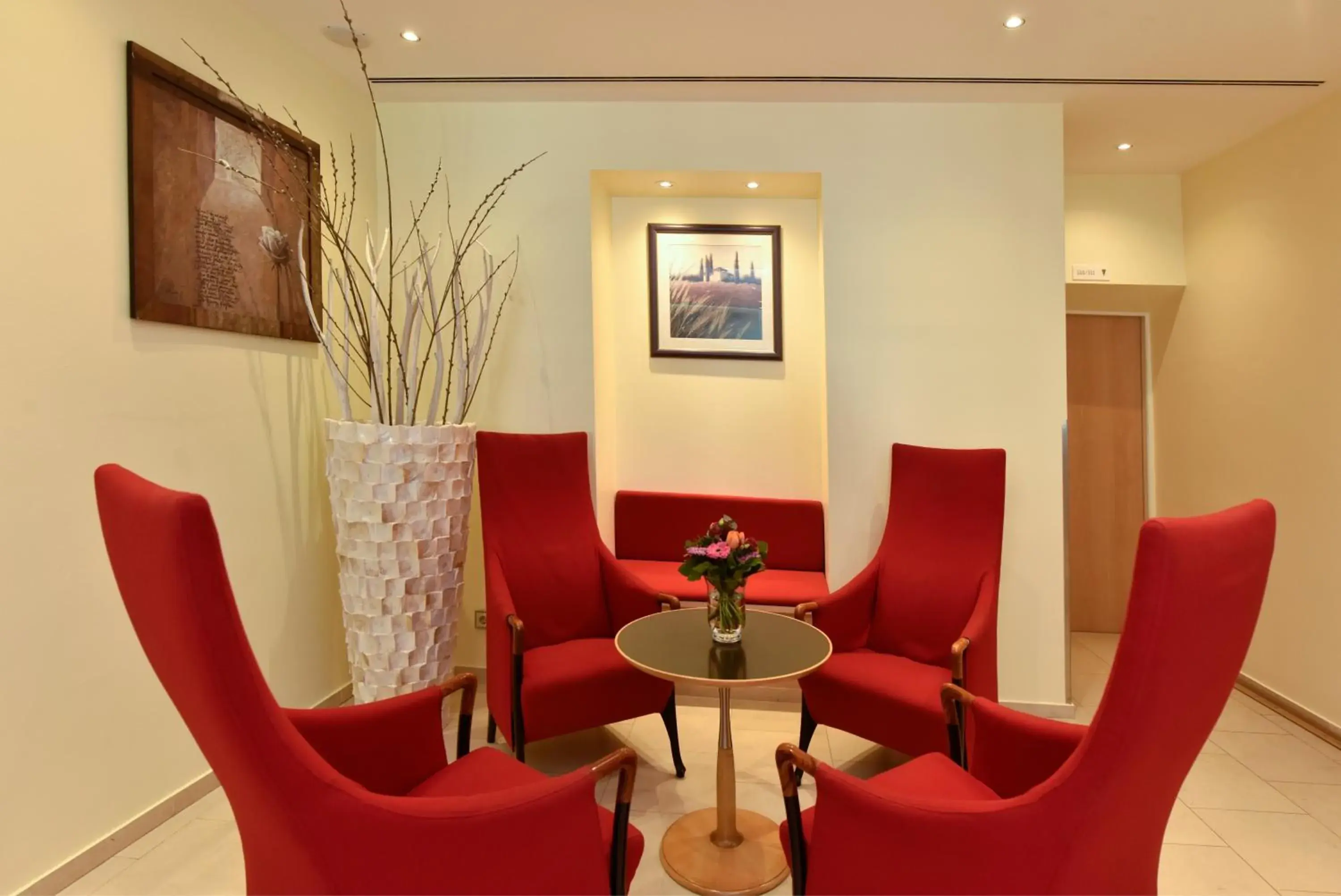 Lobby or reception in Hotel ADRIA München Lobby or reception in Hotel ADRIA München