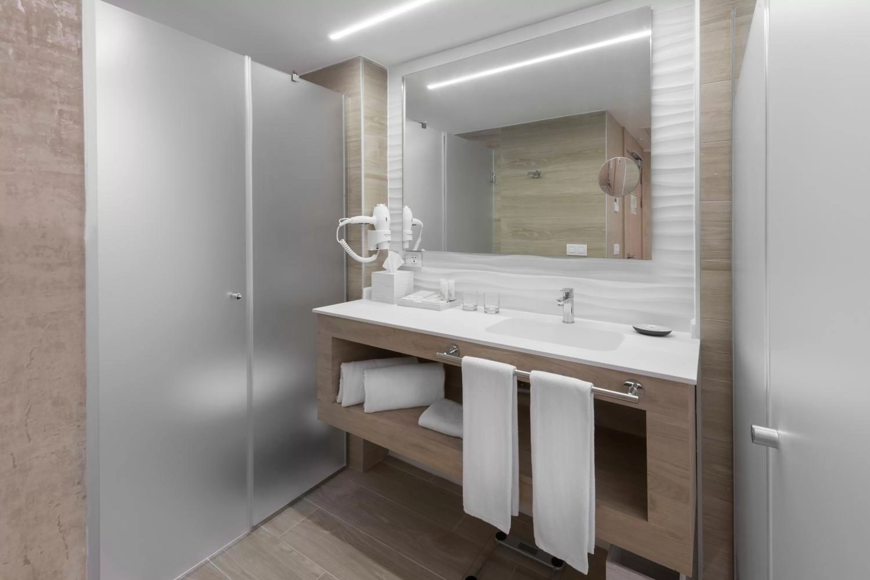 Shower in Elba Sunset Mallorca Thalasso Spa