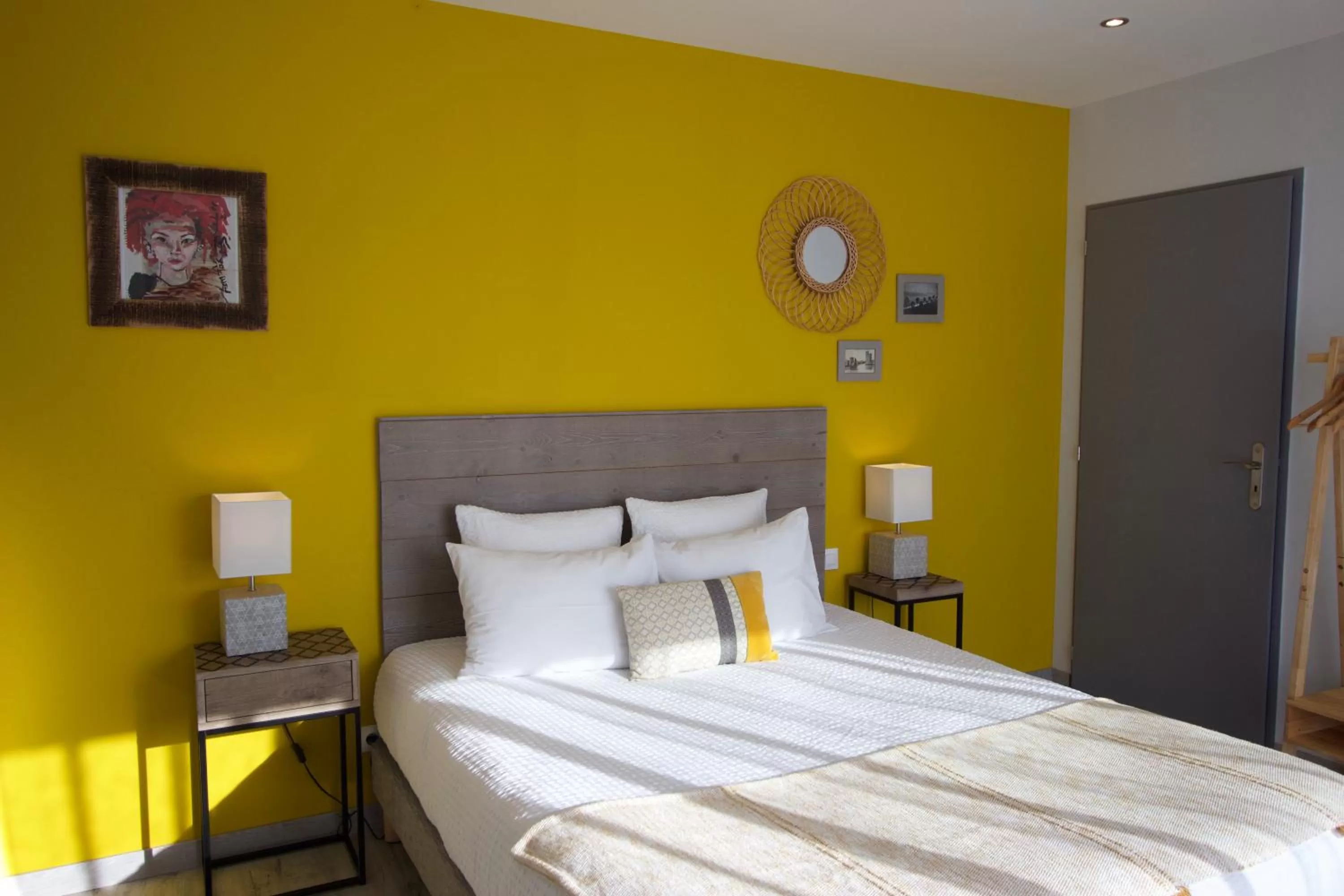 Photo of the whole room, Bed in La Charentine