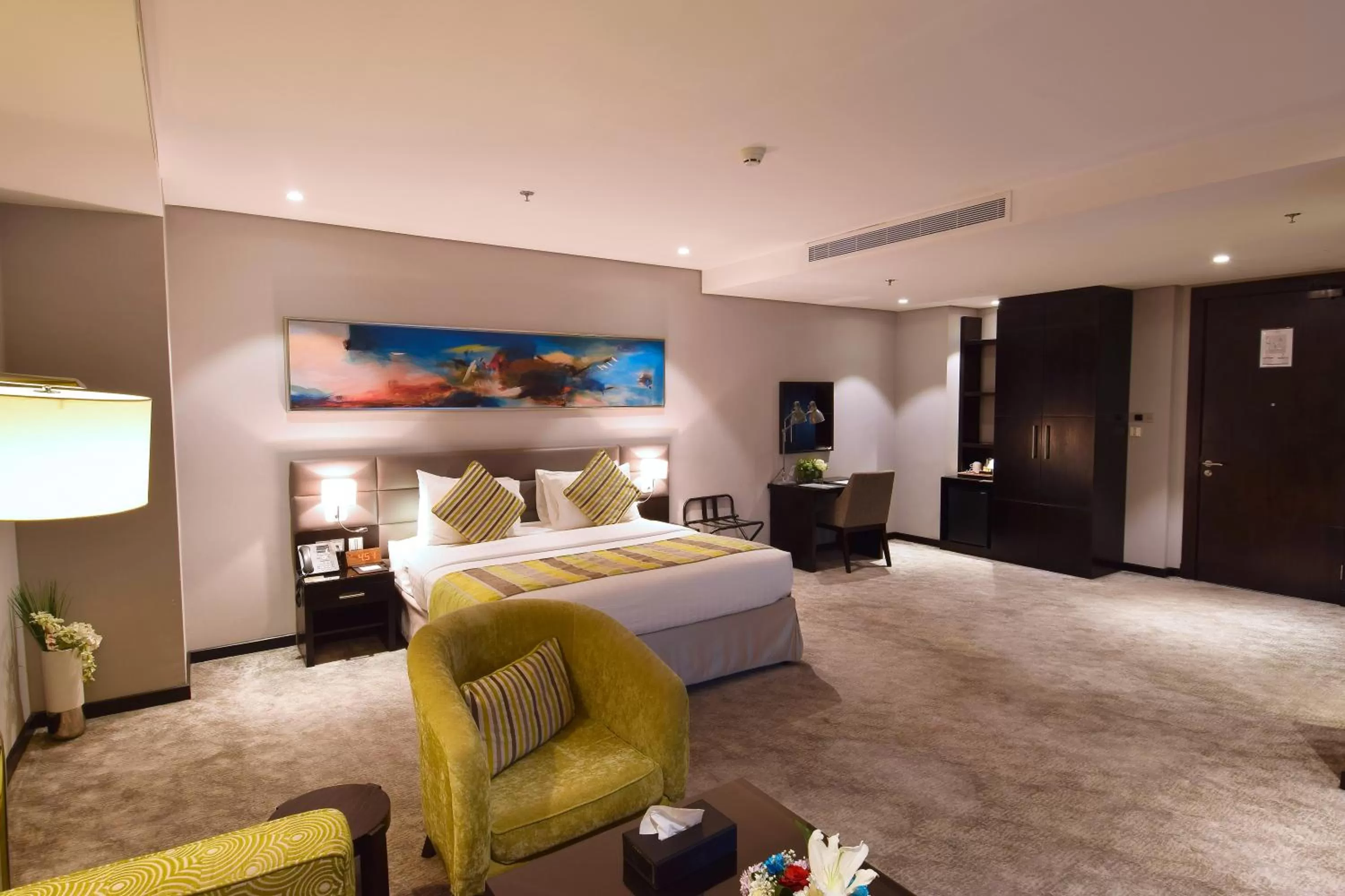 Photo of the whole room, Bed in Best Western Plus Fursan