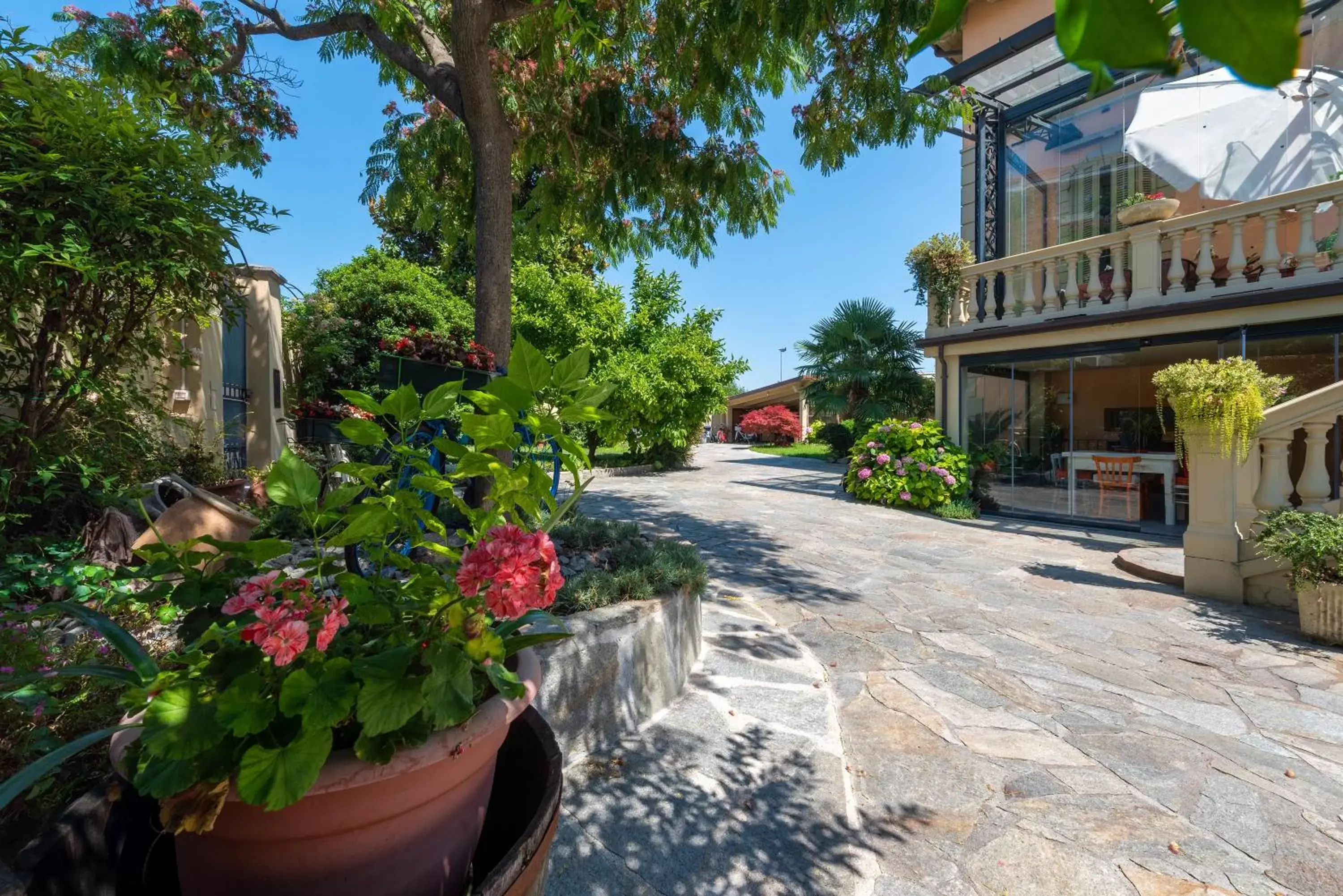 Garden, Property Building in Villa Mery