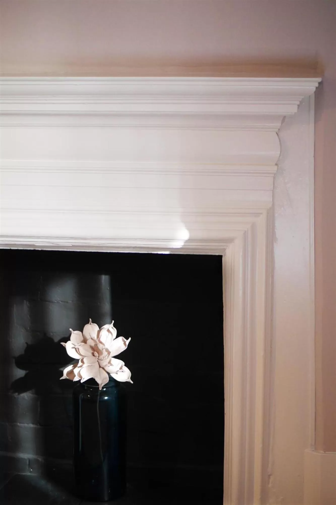 Decorative detail in Bear and Ragged Staff