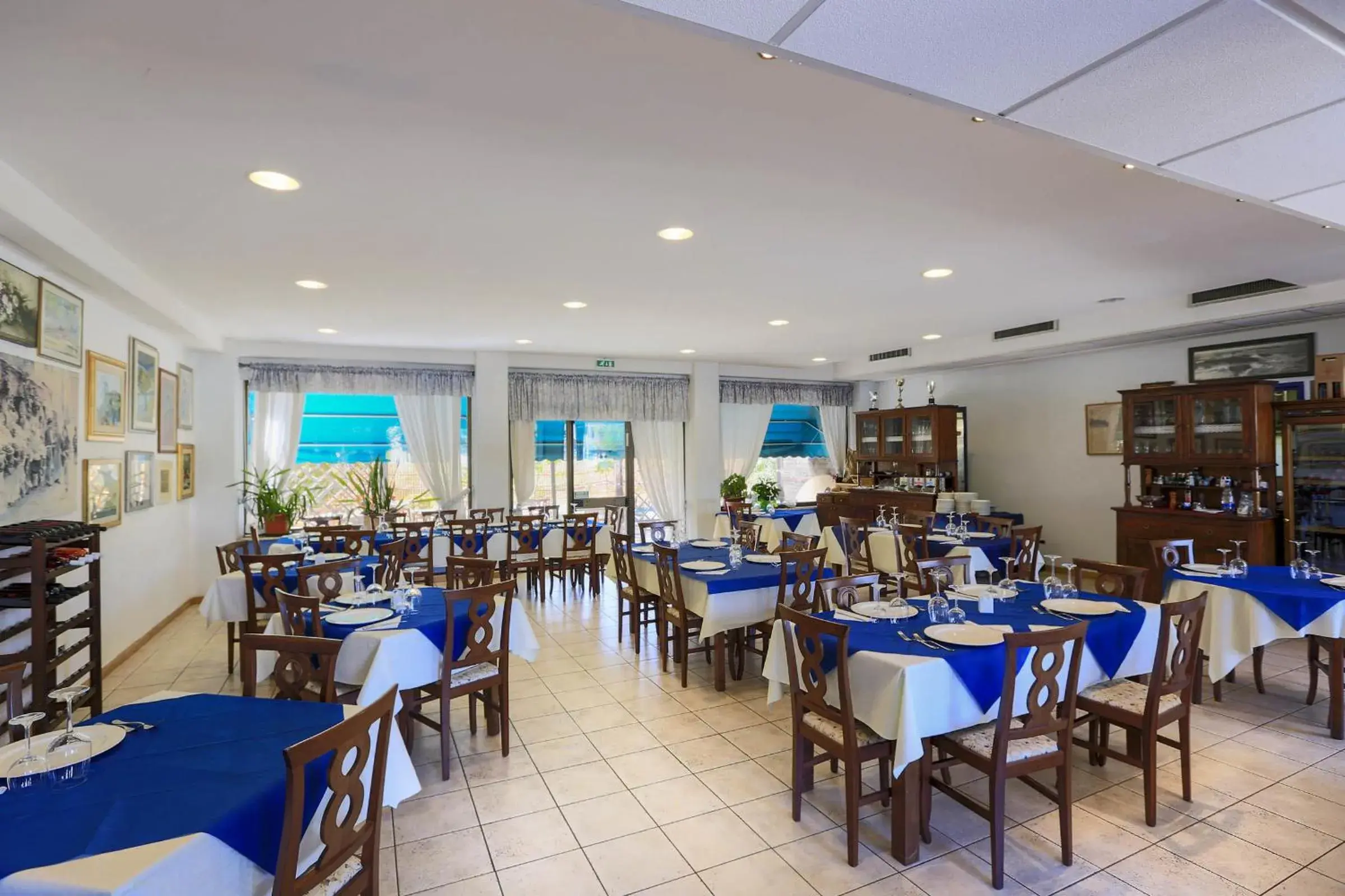 Restaurant/Places to Eat in Hotel Palace del Conero