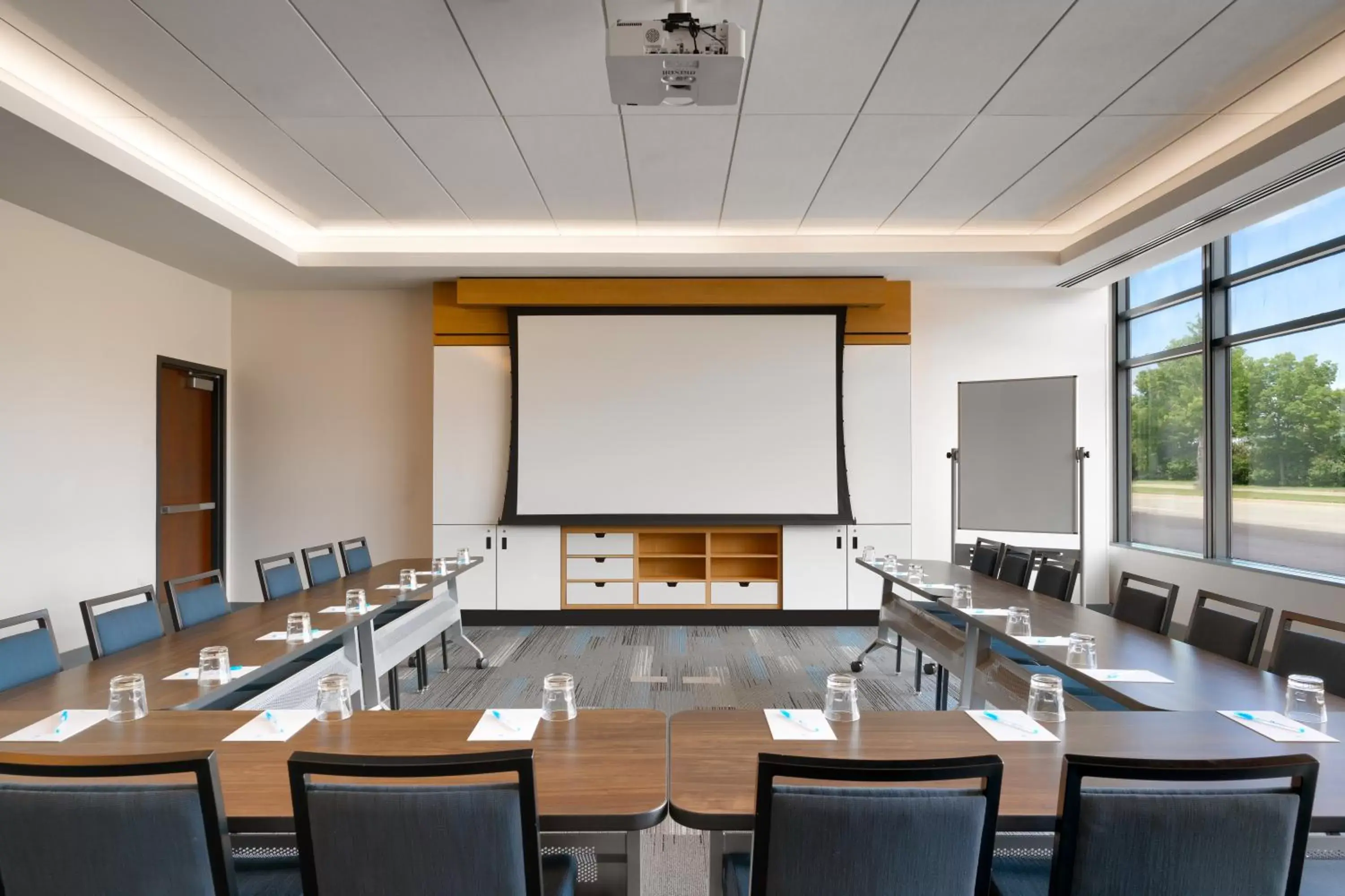 Meeting/conference room in Hyatt House Rochester Mayo Clinic Area