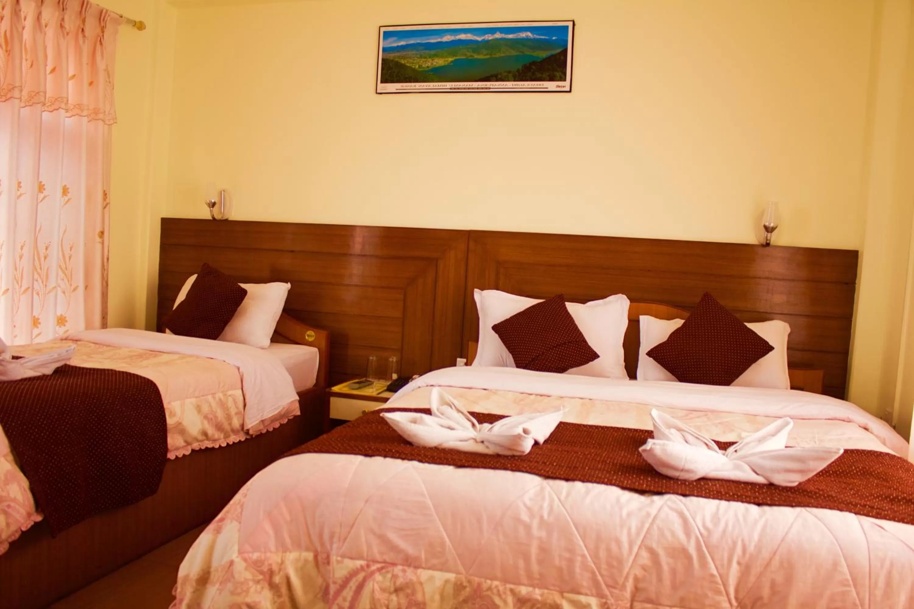 Bed in Hotel Himalayan Inn