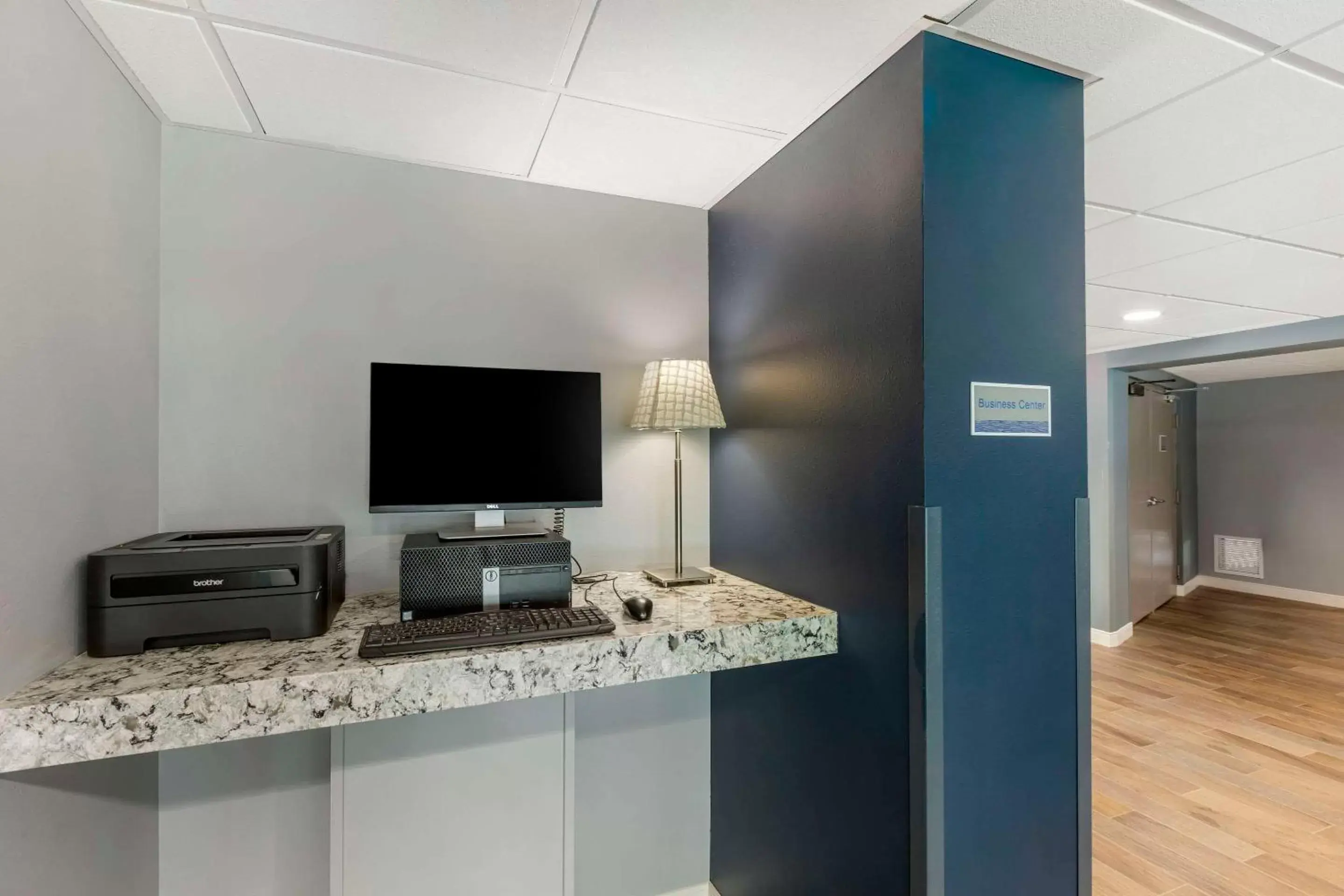 Business facilities, TV/Entertainment Center in The Harborview, Ascend Hotel Collection