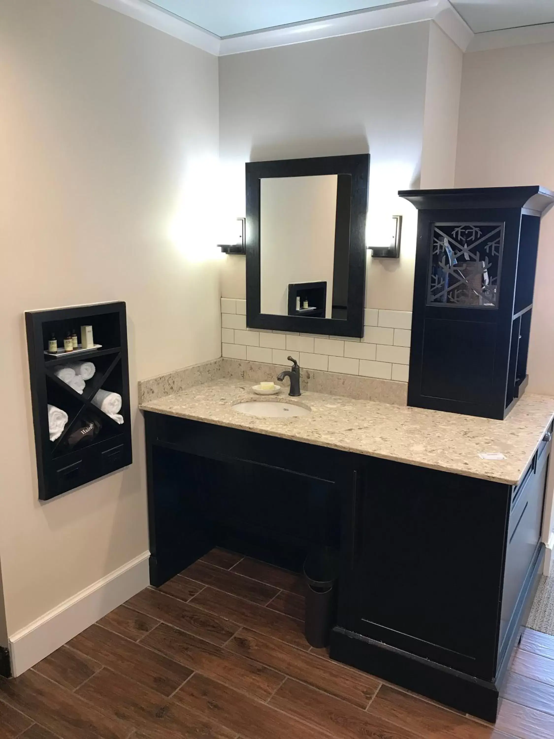 Bathroom in Village Hotel on Biltmore Estate