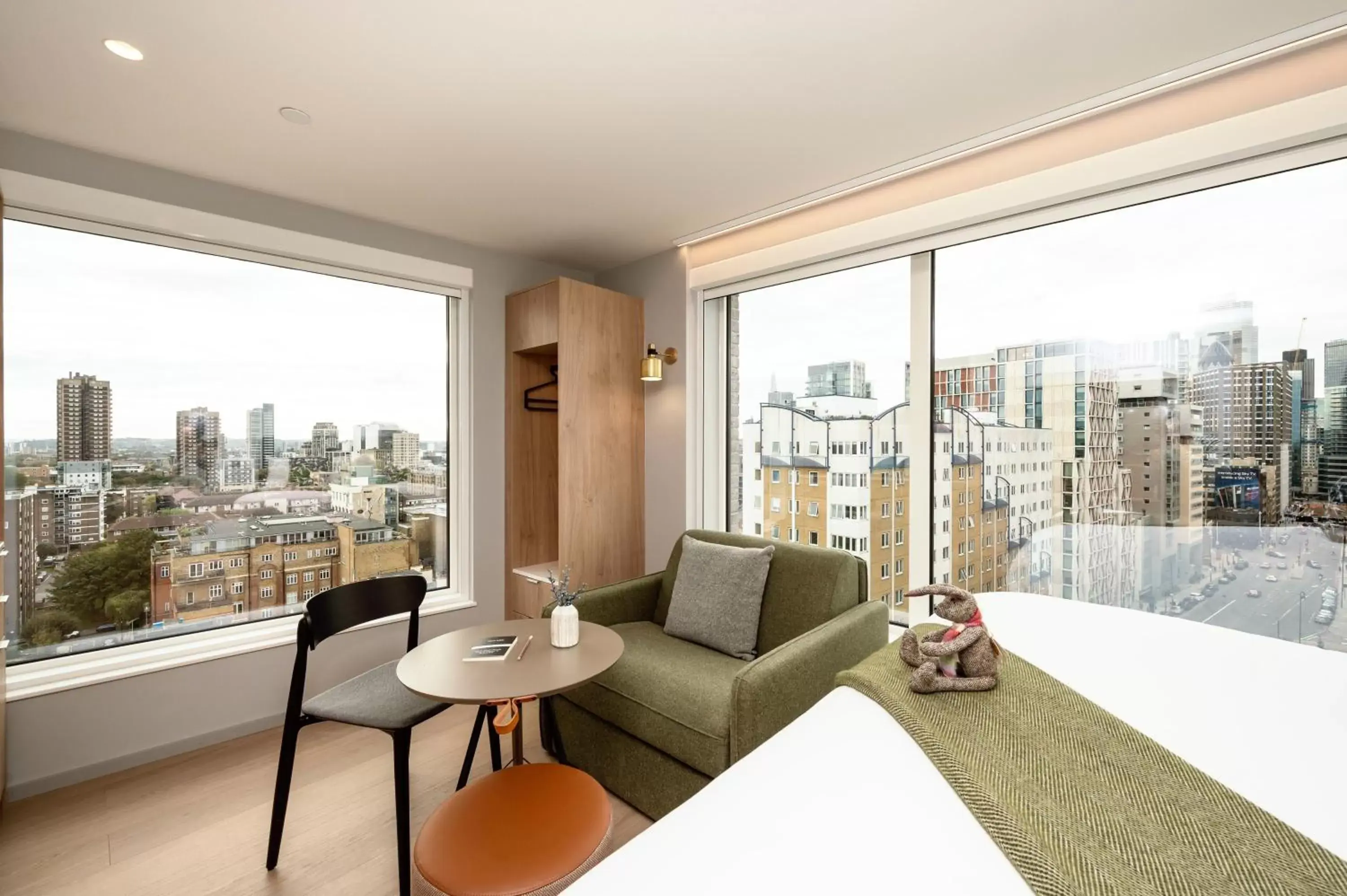Dining area in Wilde Aparthotels by Staycity London Aldgate Tower Bridge