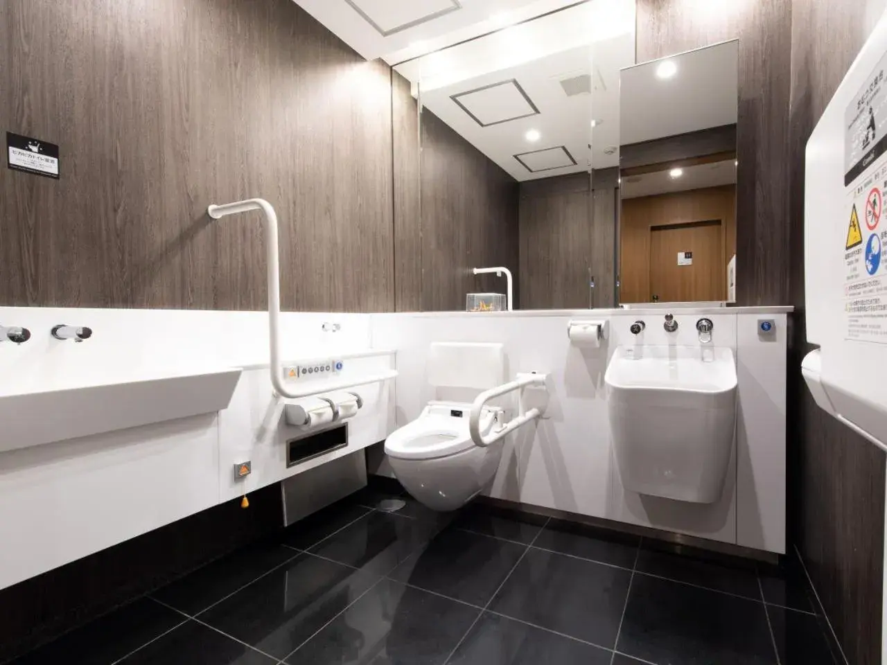 Toilet, Bathroom in APA Hotel TKP Tokyo Nishikasai