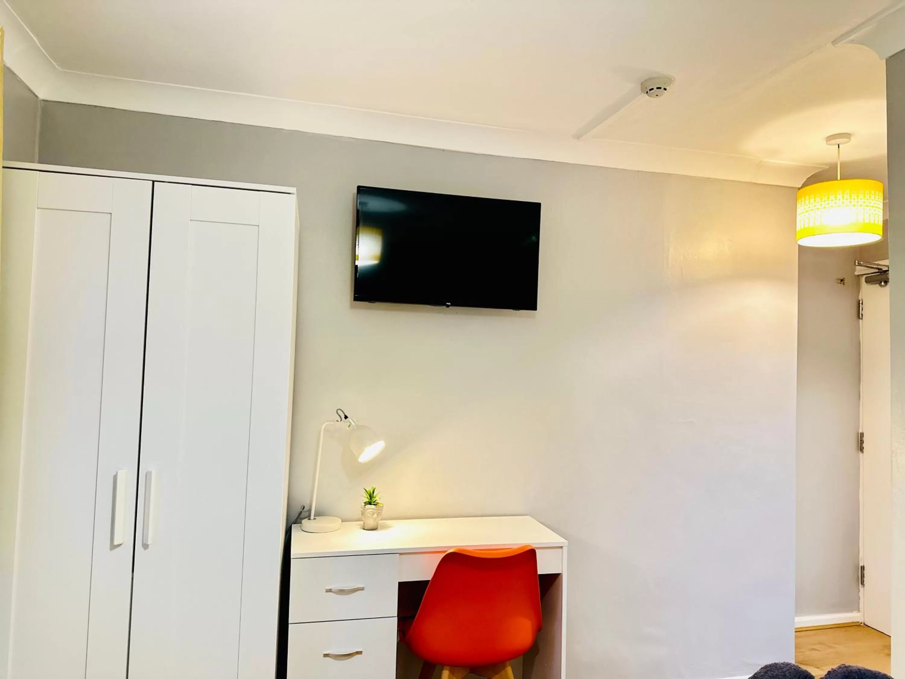 TV and multimedia, TV/Entertainment Center in Sandys Holidays Home