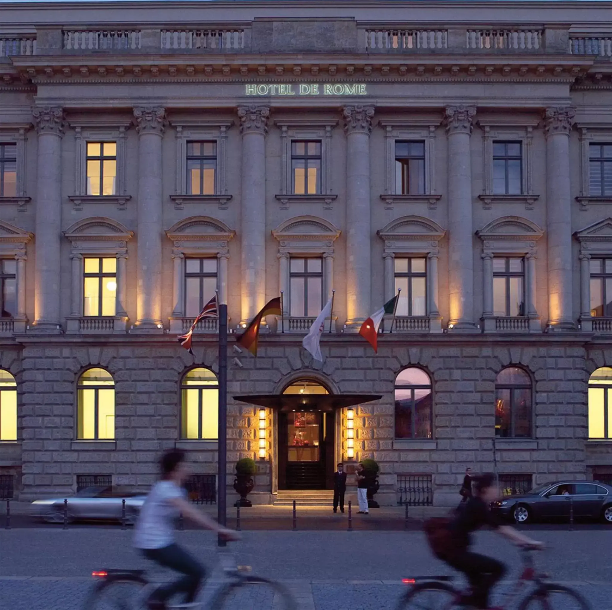 Facade/entrance, Property Building in Rocco Forte Hotel De Rome