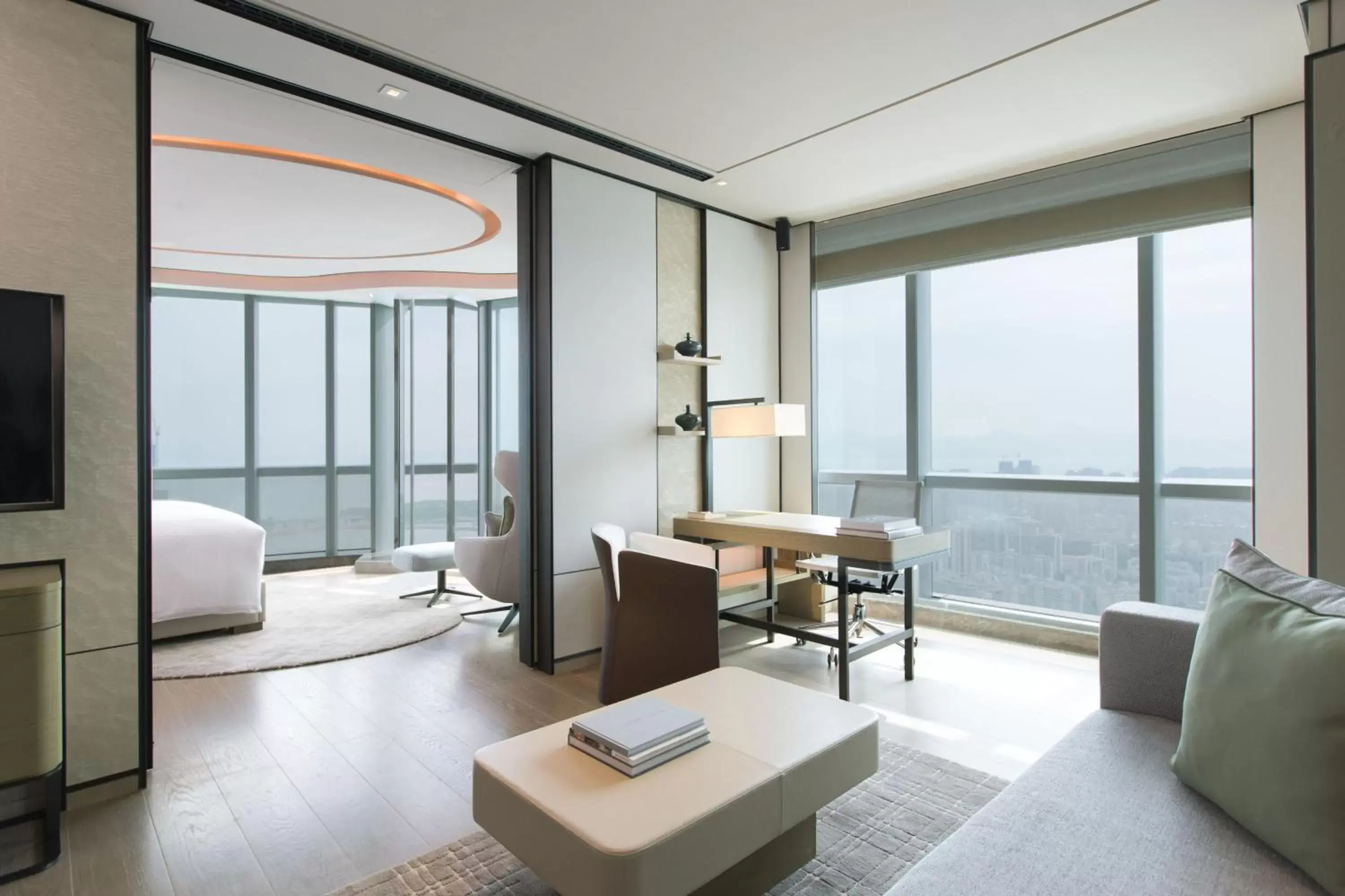 Living room, Seating Area in Shenzhen Marriott Hotel Nanshan
