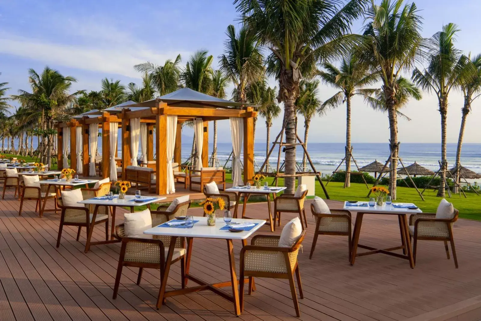 Restaurant/Places to Eat in Mövenpick Resort Cam Ranh