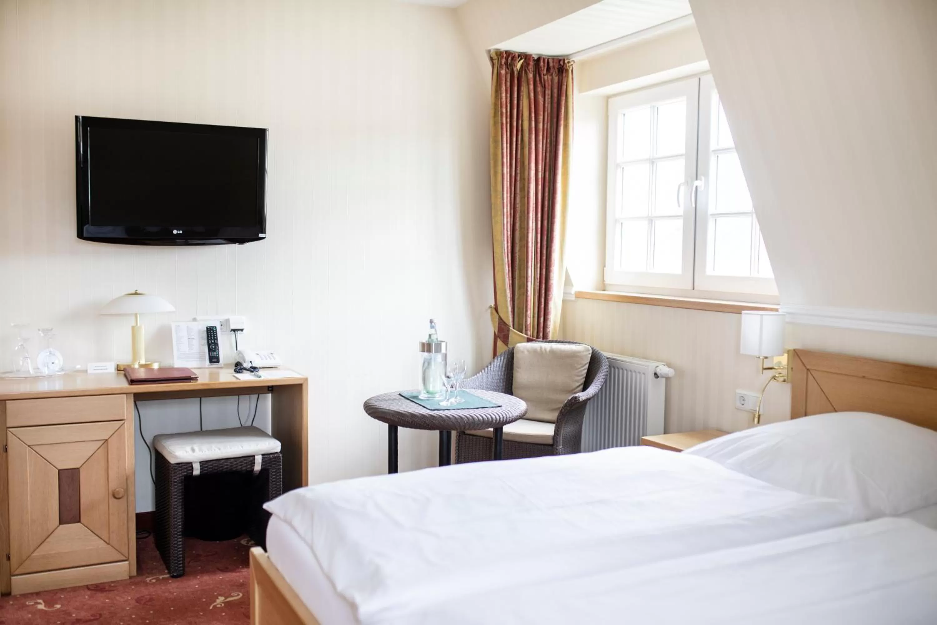 Photo of the whole room, Bed in Hotel Wardenburger Hof