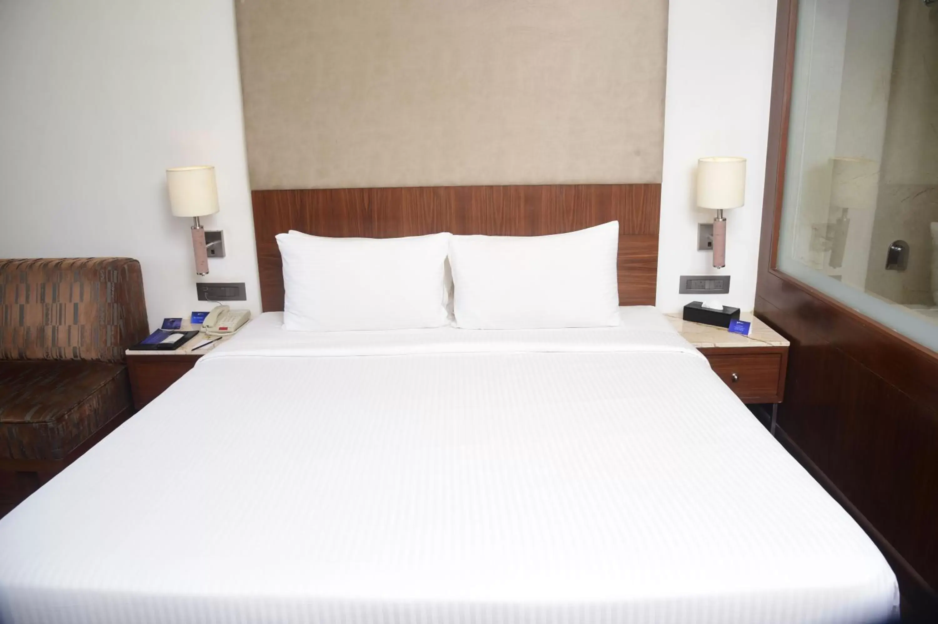 Bed in Radisson Blu Resort & Spa Alibaug