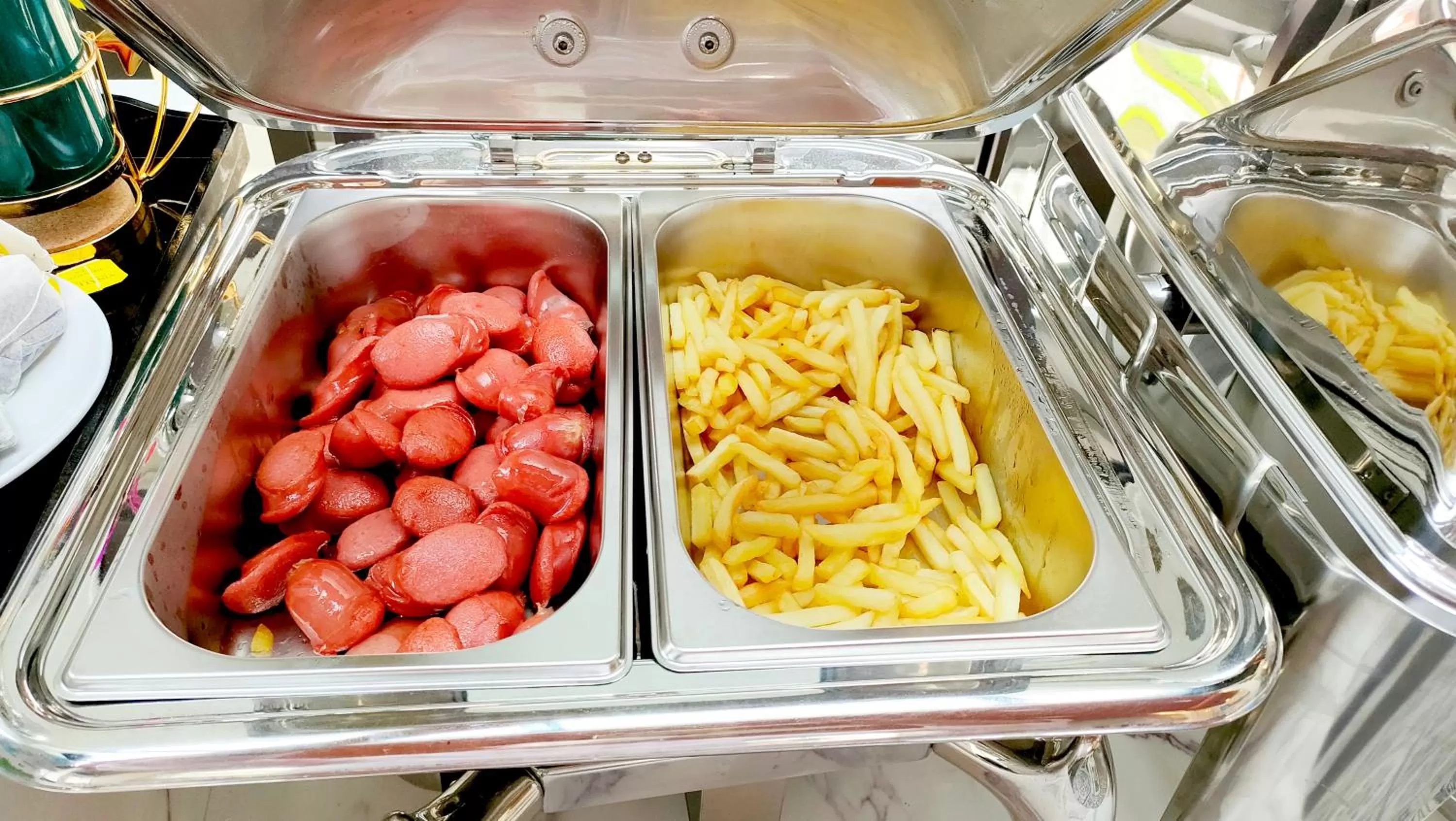 Food and drinks in Halong Lavender Hotel