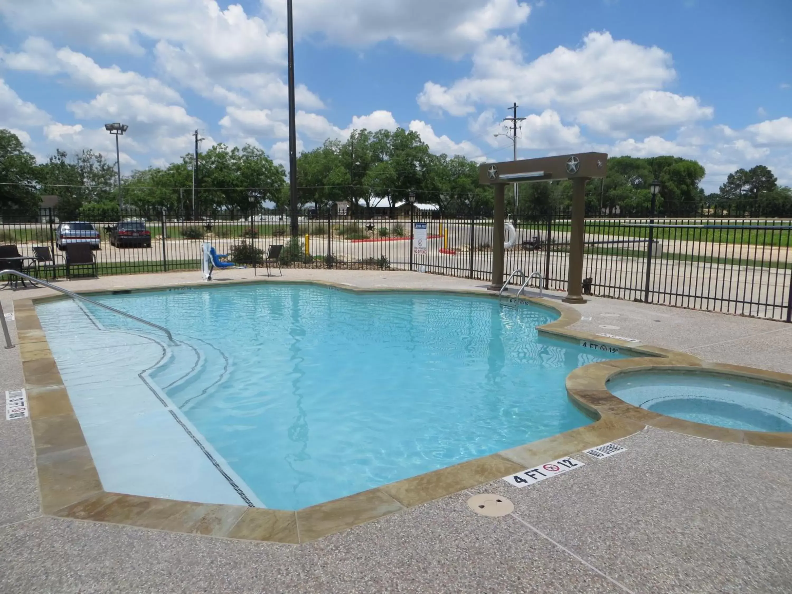 Day, Swimming Pool in Hotel Texas Hallettsville