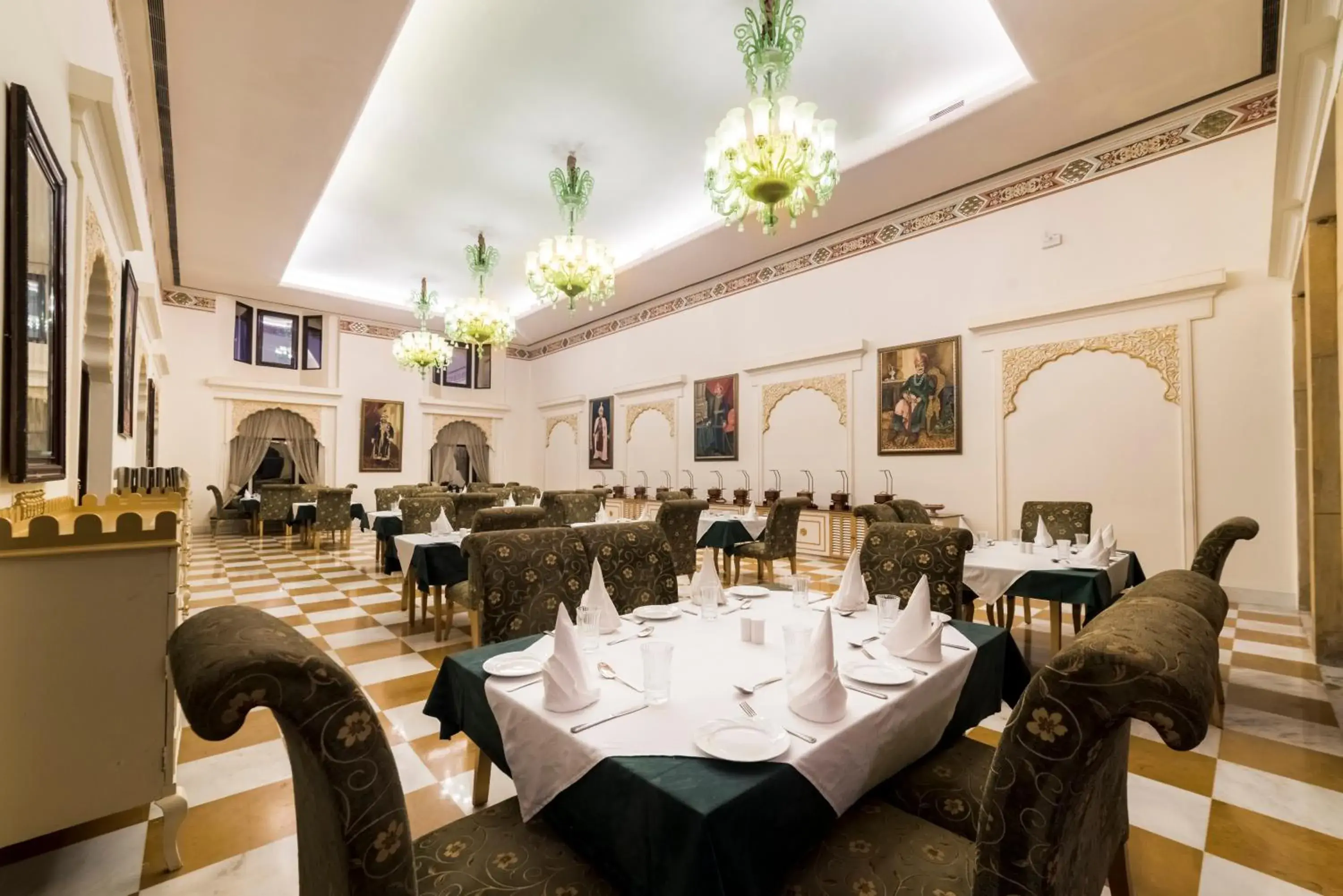 Restaurant/Places to Eat in Fort Rajwada