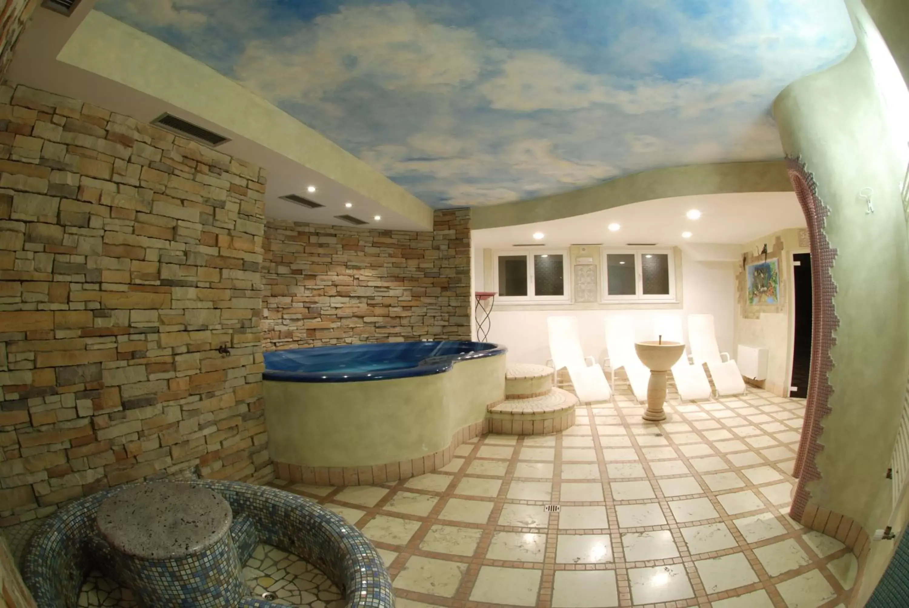 Hot Tub in Olimpia Hotel