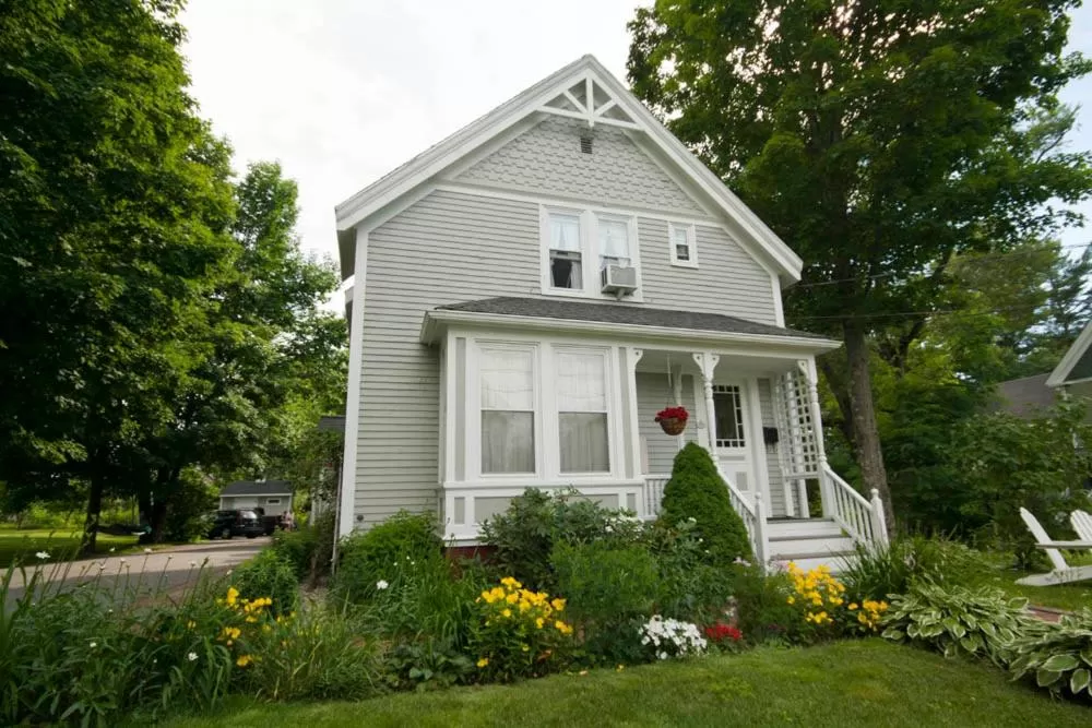 Facade/entrance in James Place Inn Bed and Breakfast