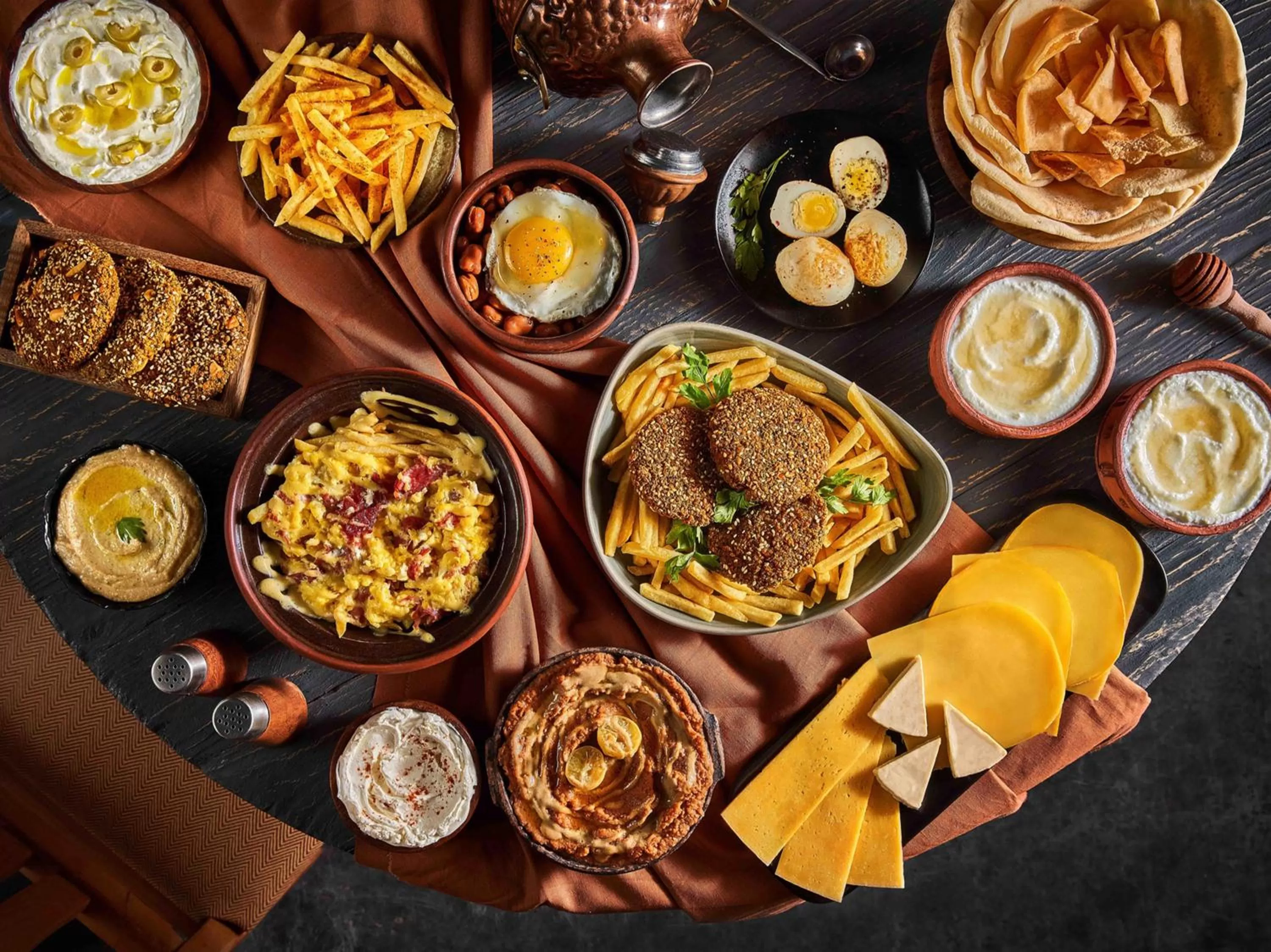 Restaurant/places to eat in Holiday Inn Dhaka City Centre by IHG