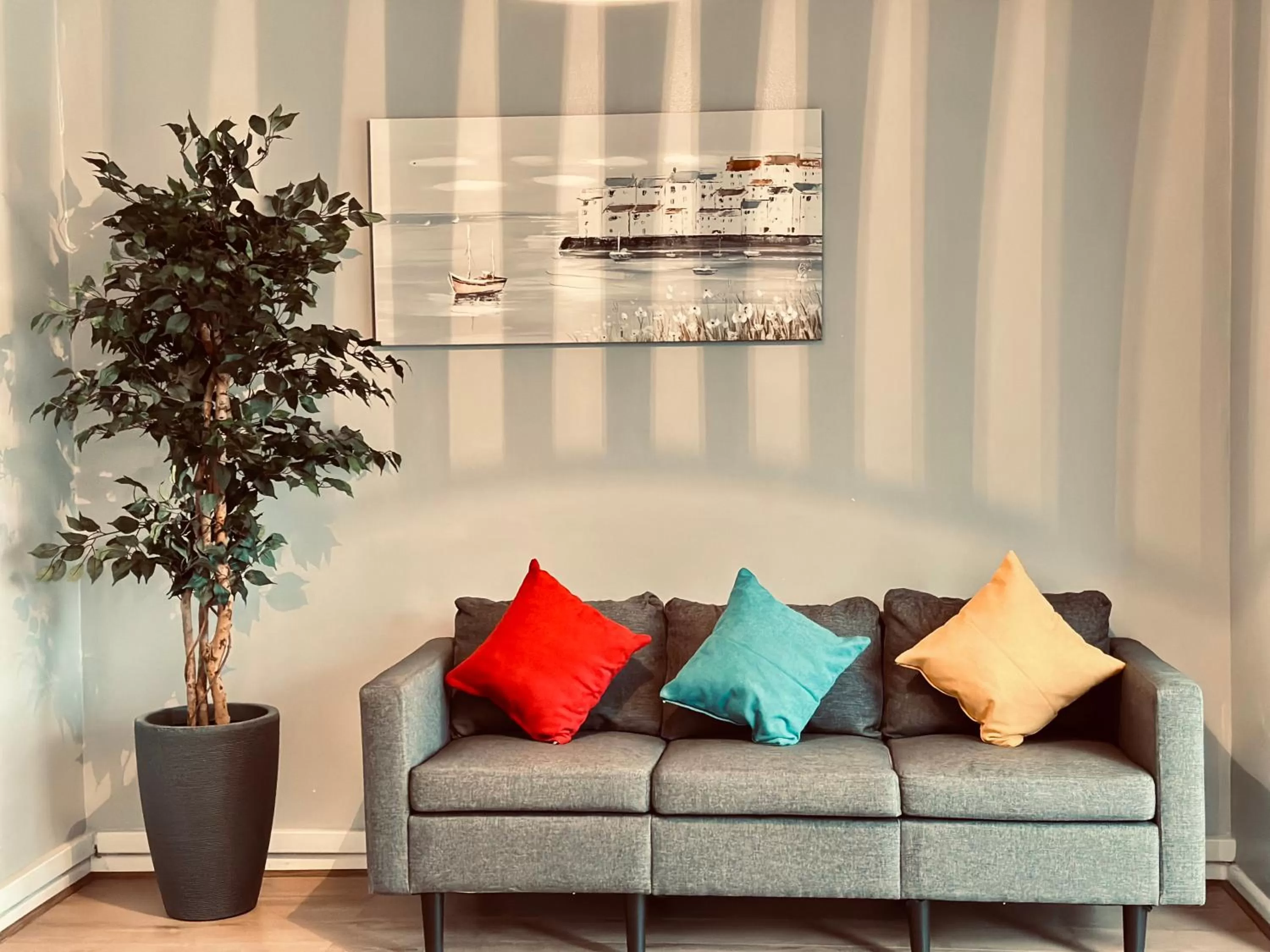 Communal lounge/ TV room, Seating Area in Sandys Holidays Home