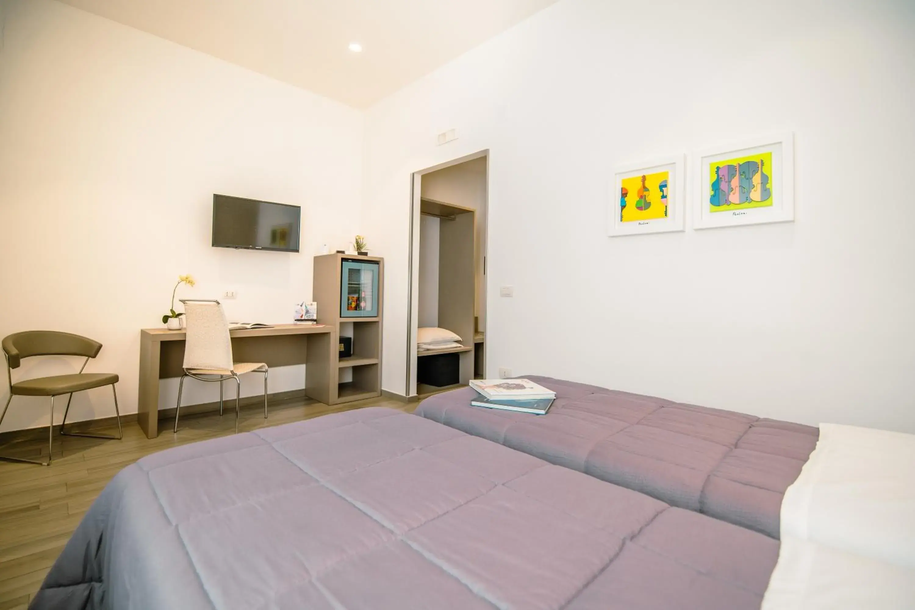 Large Double or Twin Room - single occupancy in Hotel Bruman Salerno Large Double or Twin Room - single occupancy in Hotel Bruman Salerno