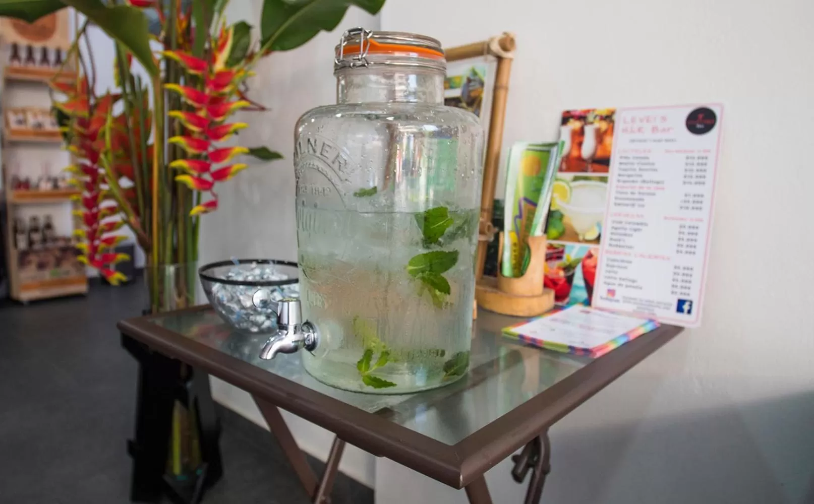 Coffee/tea facilities in Hotel Grand H&R