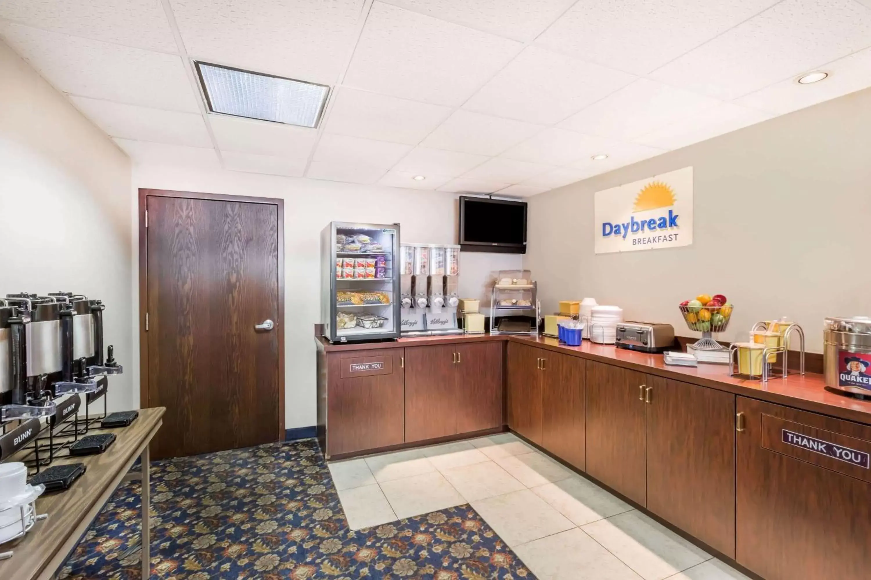 Restaurant/places to eat, Kitchen/Kitchenette in Days Inn by Wyndham Grand Island I-80