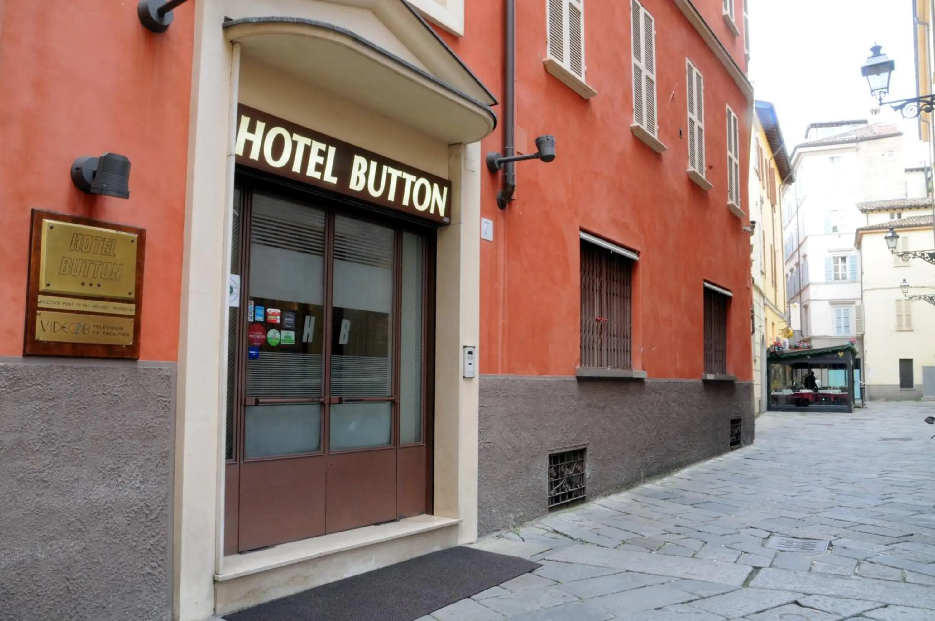 Facade/entrance in Hotel Button