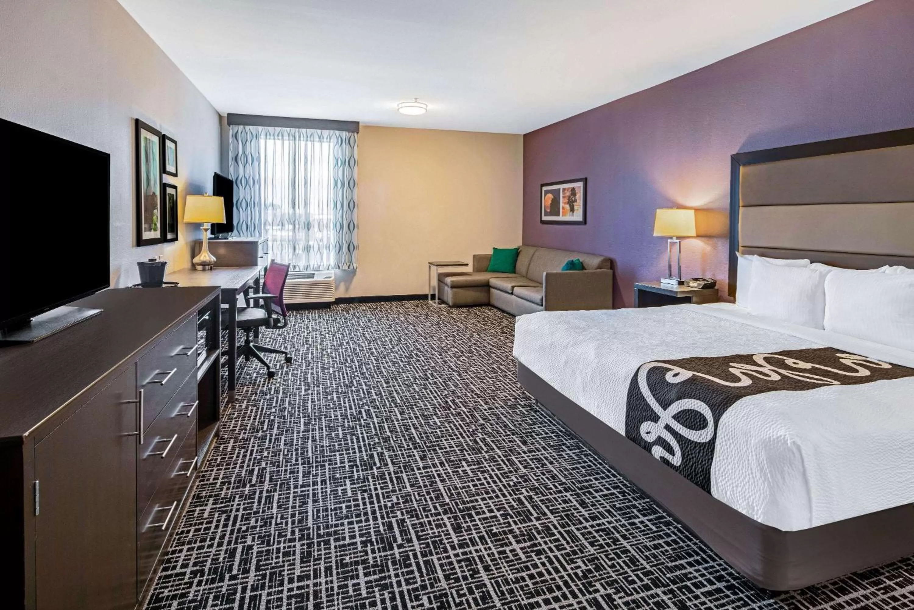 Photo of the whole room, Bed in La Quinta by Wyndham McAllen La Plaza Mall