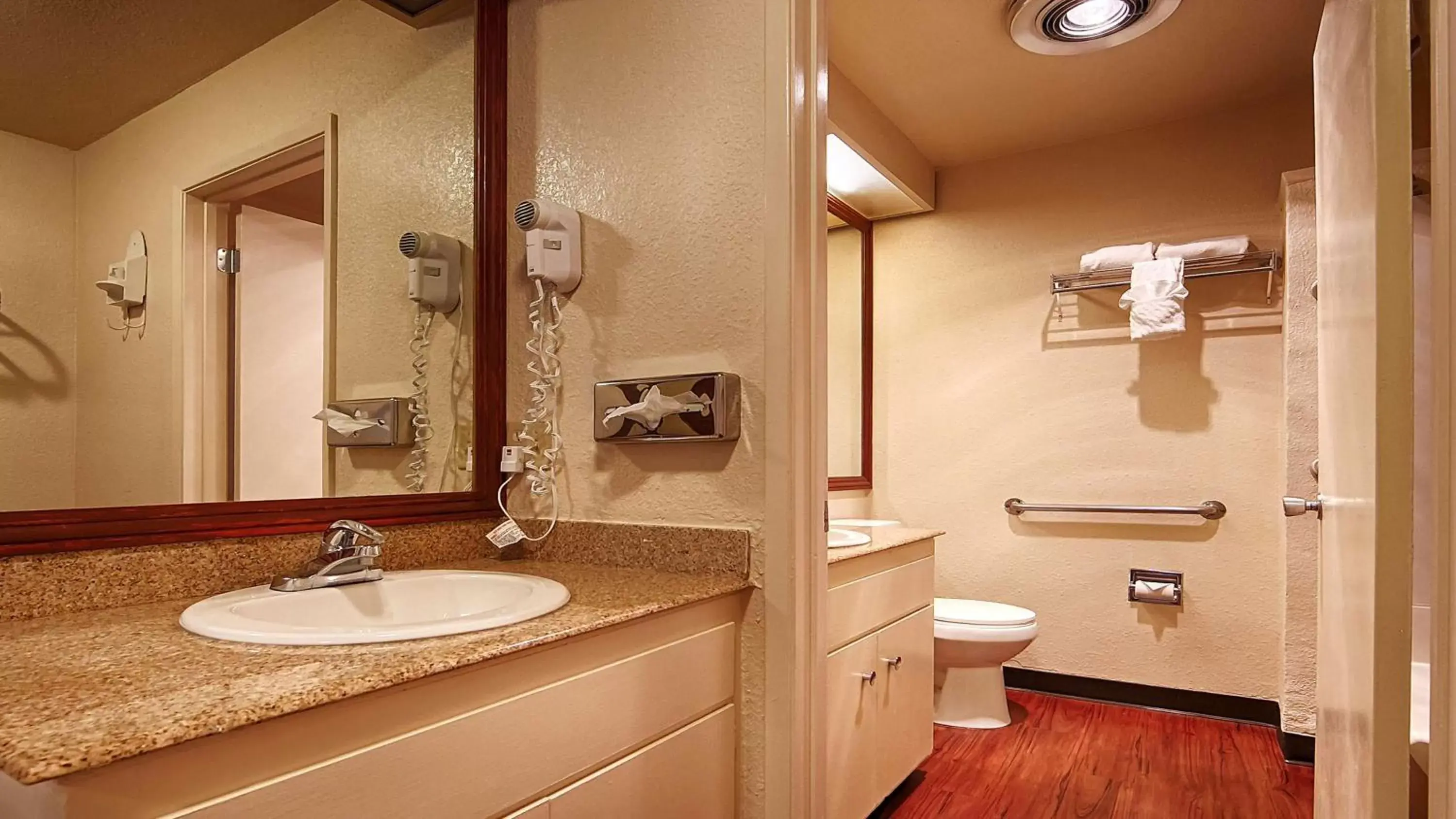 King Room - Non-Smoking in Best Western Heritage Inn King Room - Non-Smoking in Best Western Heritage Inn