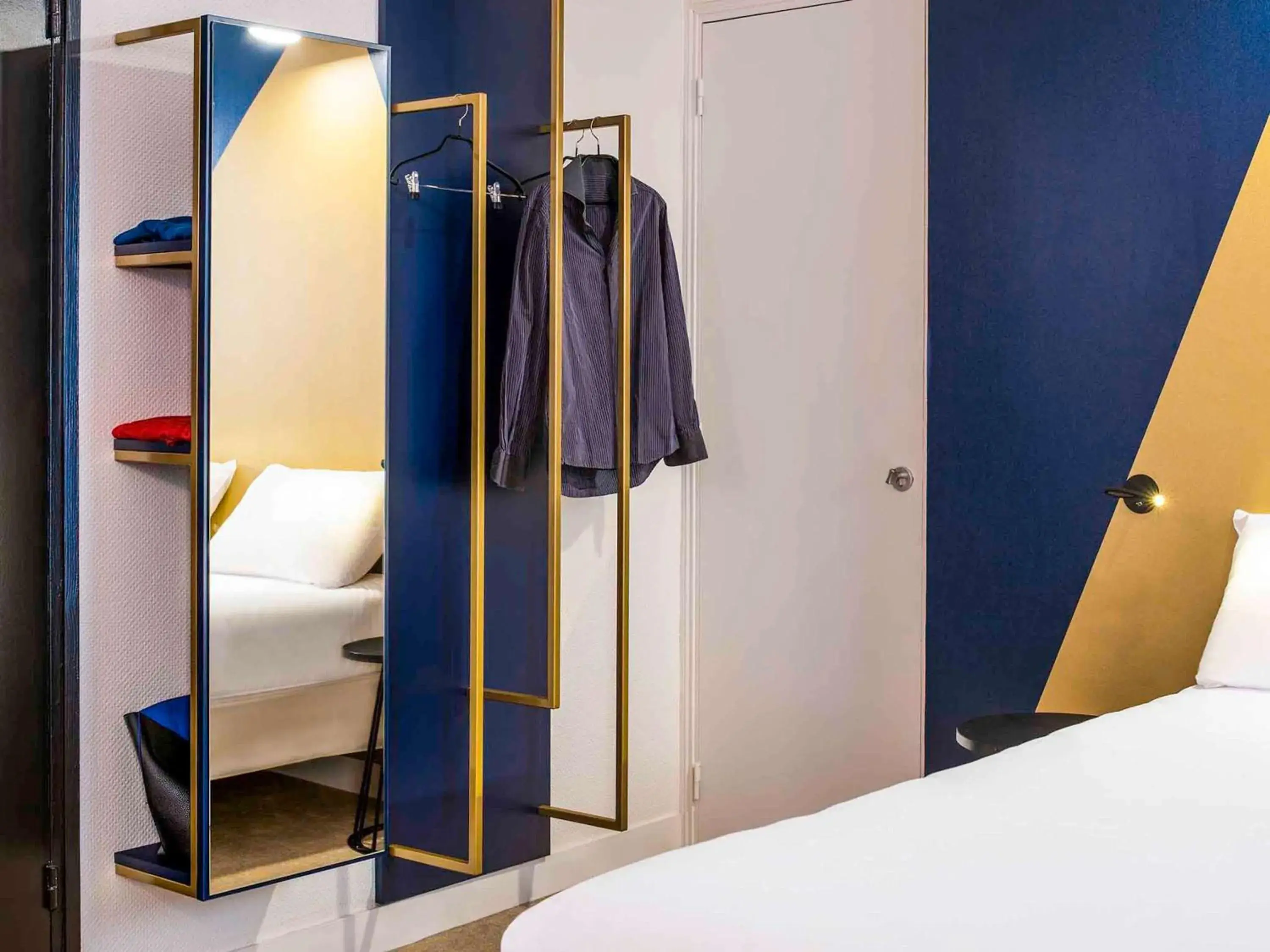 Bedroom, Bed in ibis Styles Paris 15 Lecourbe