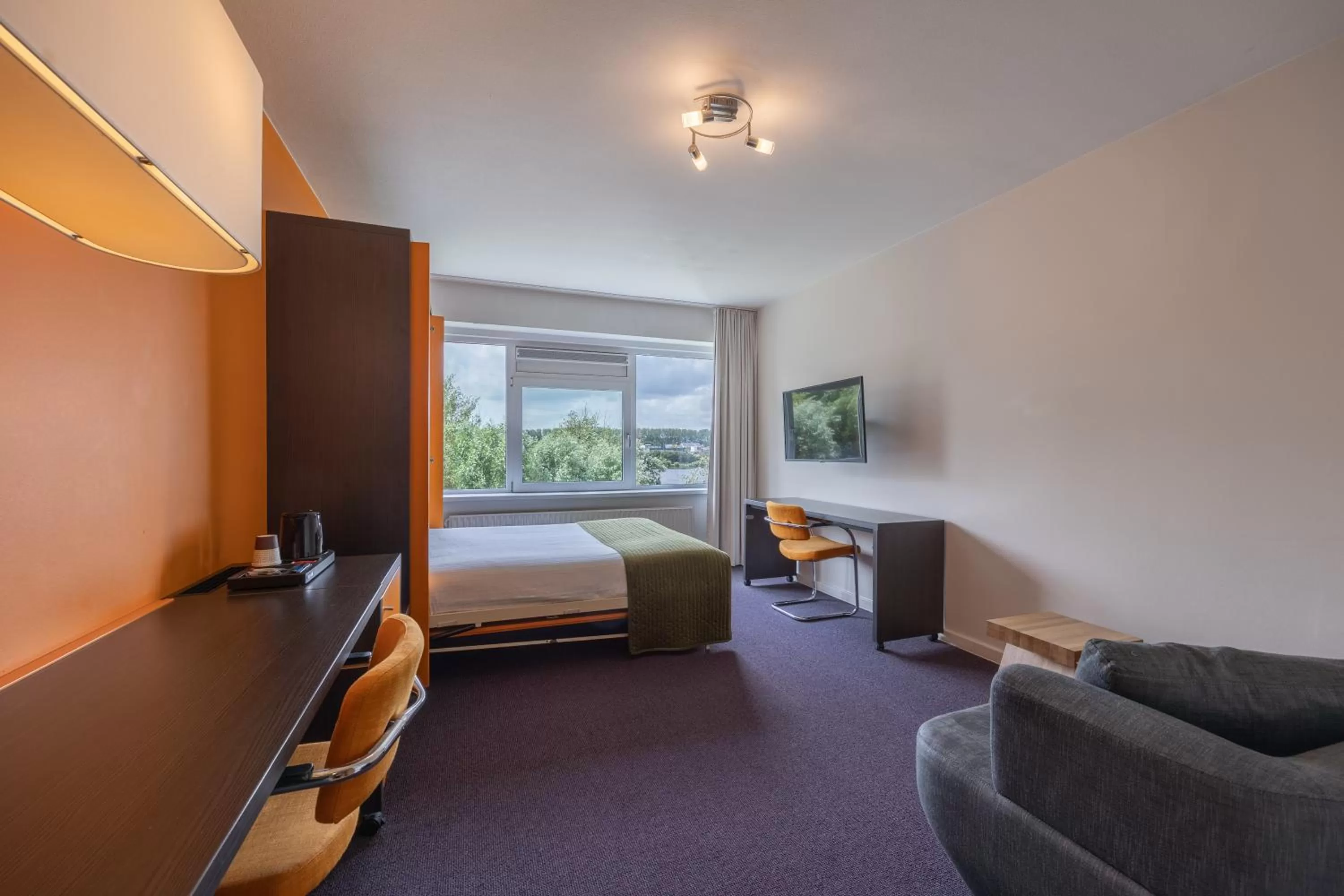 Bedroom, Bed in Amrâth Airport Hotel Rotterdam