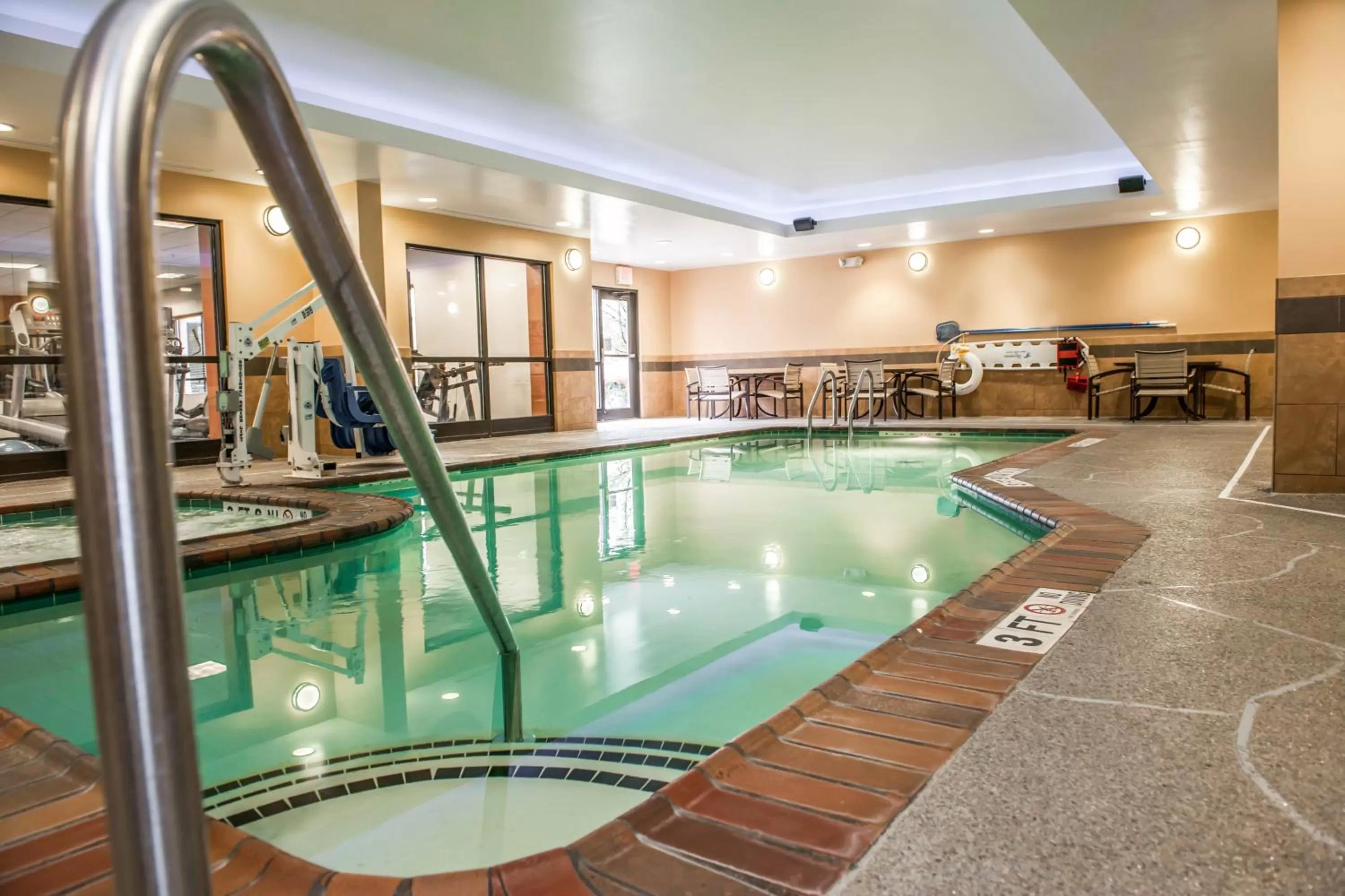 Swimming pool in Holiday Inn - Indianapolis Downtown by IHG