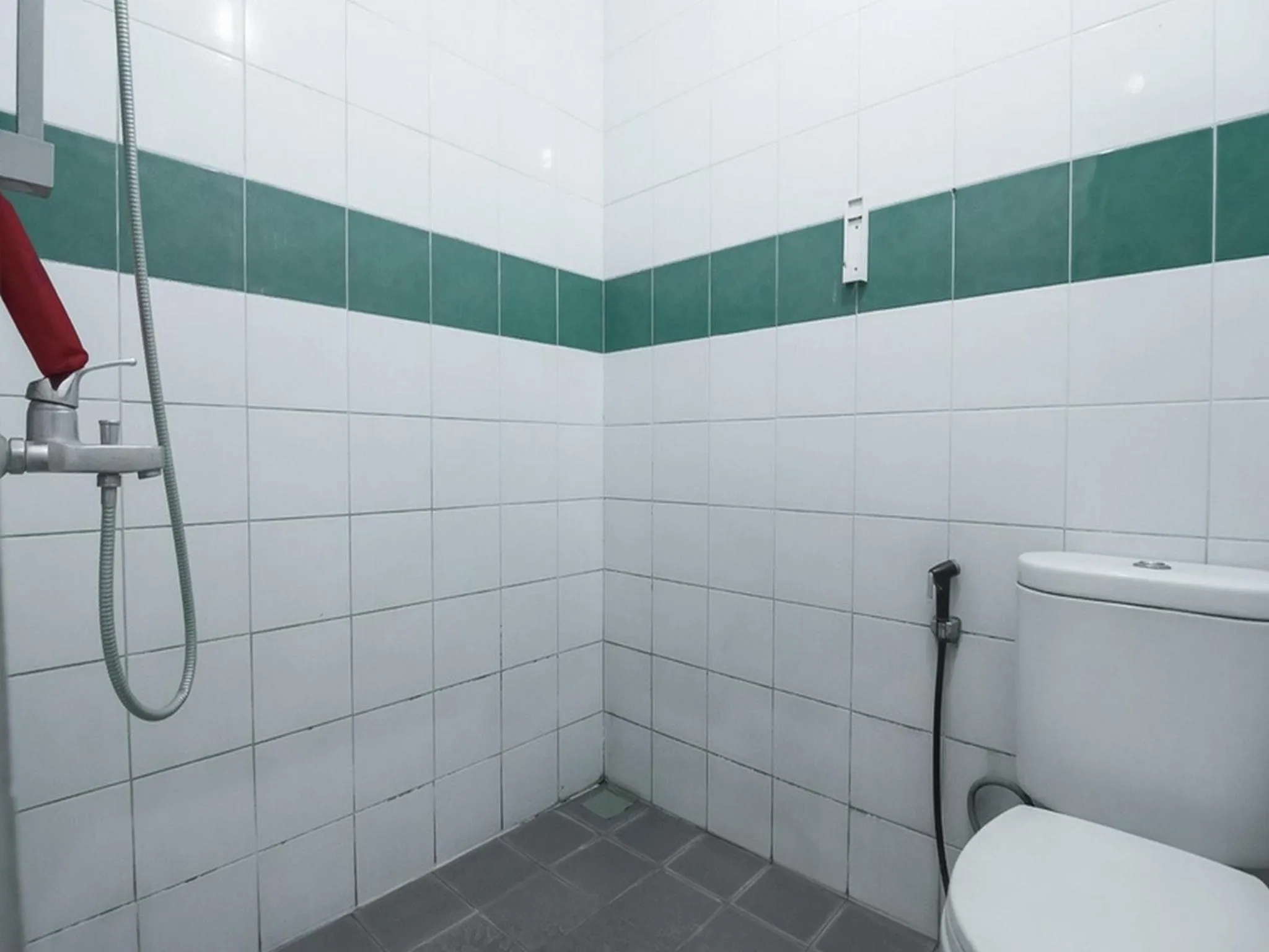 Bathroom in RedDoorz @ Buah Batu 3