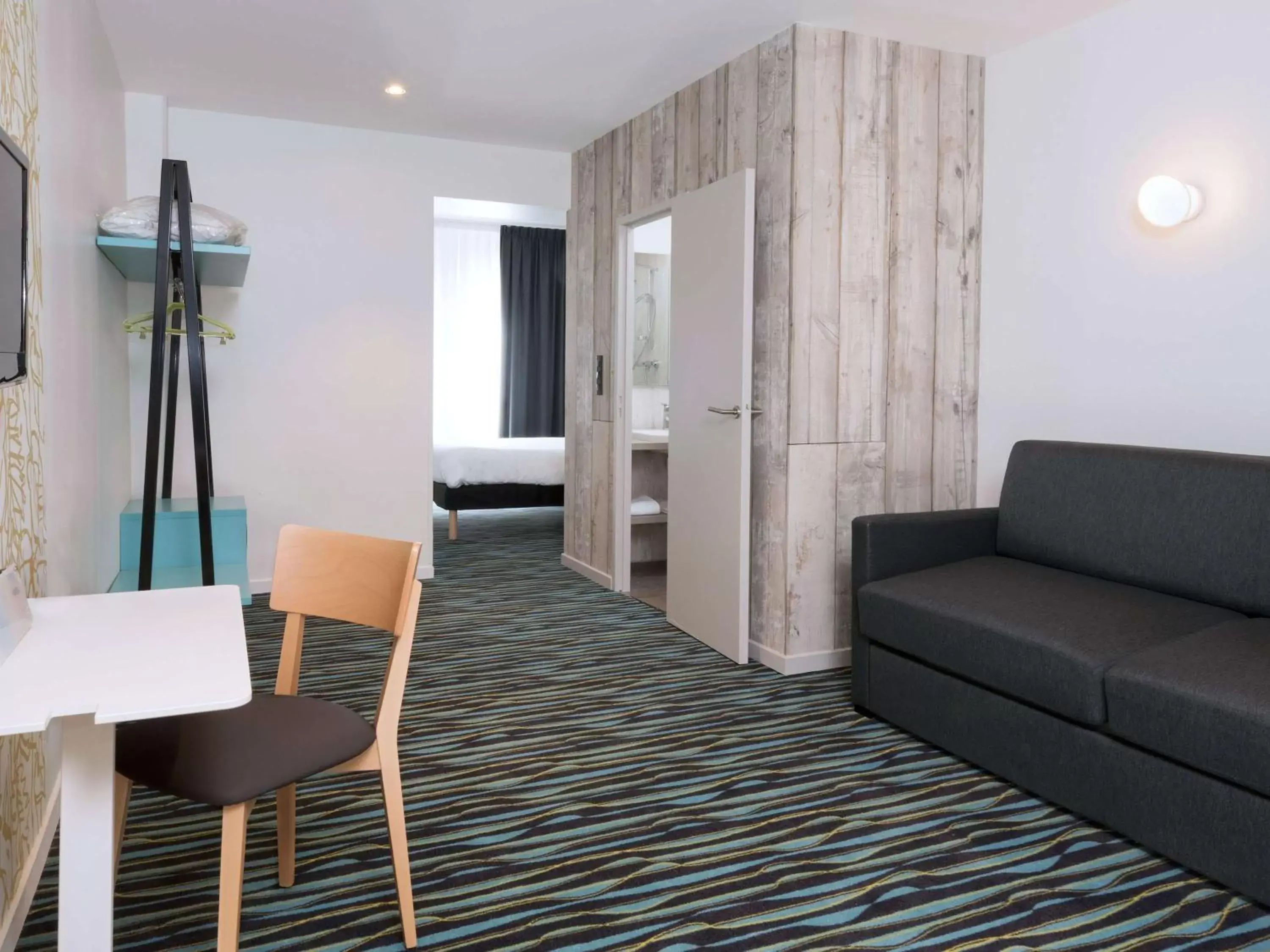 Bedroom, Seating Area in ibis Styles Macon Centre