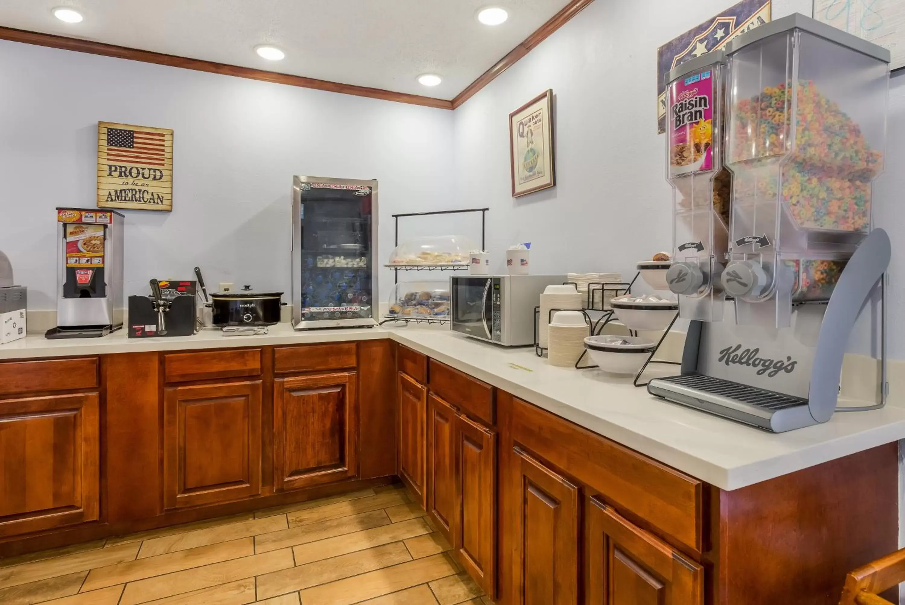 Kitchen/Kitchenette in Hometown Inn Thomasville